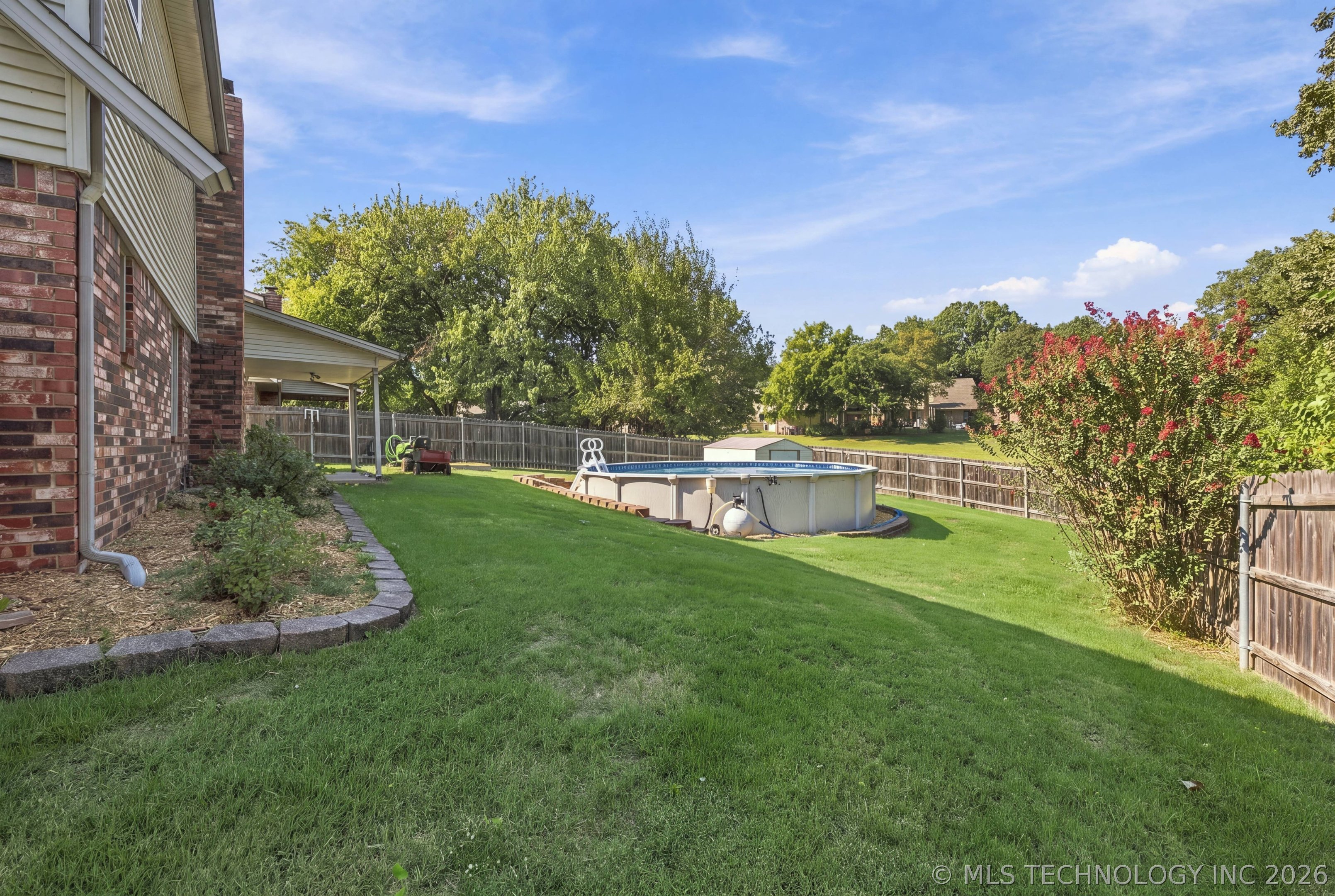 2412 W Fort Worth Street Property Photo 19