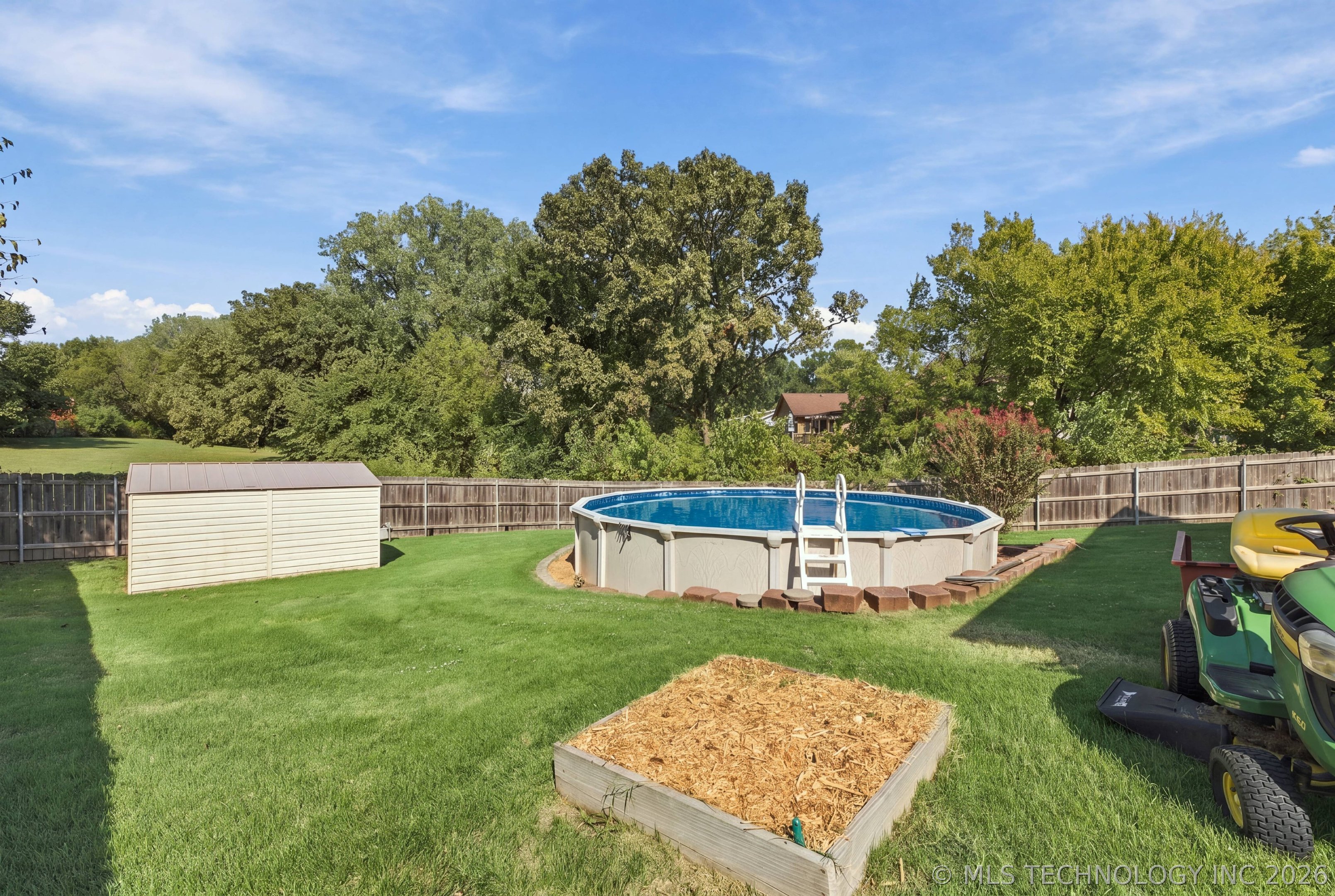 2412 W Fort Worth Street Property Photo 22
