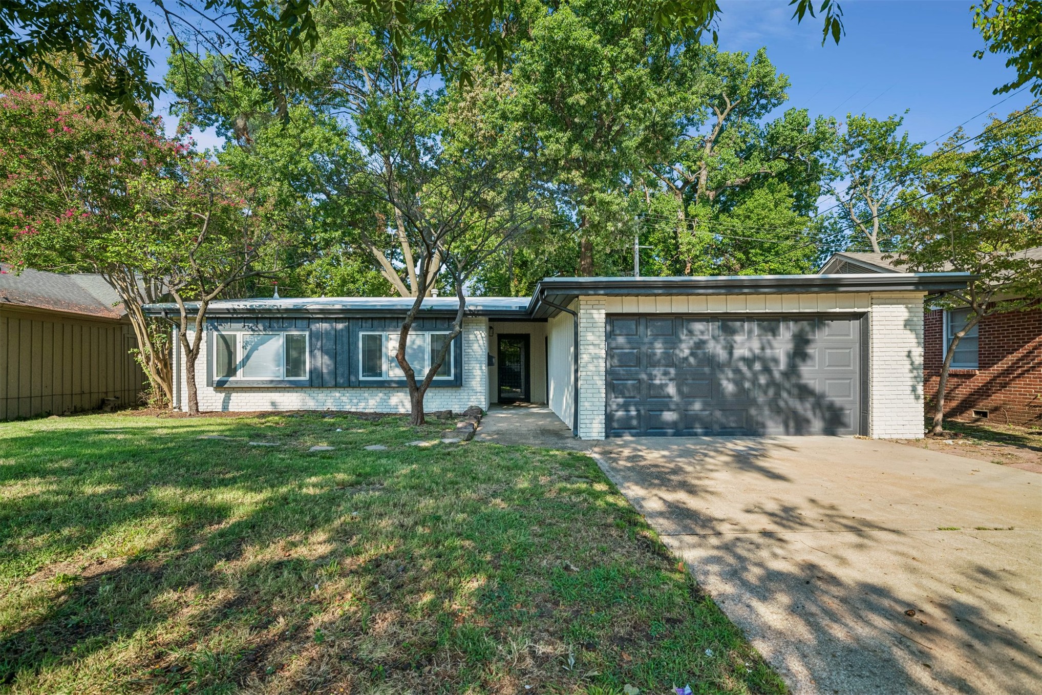 5238 S Marion Avenue Property Photo 1