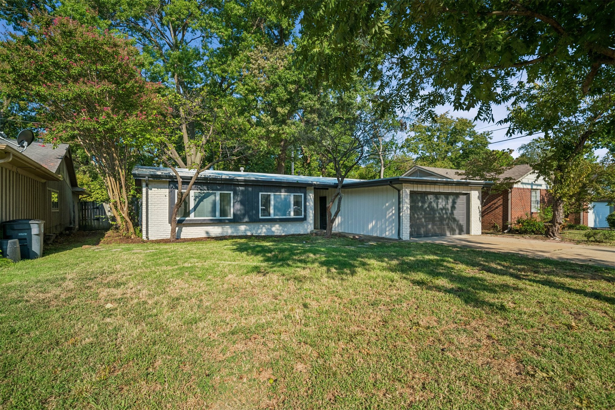 5238 S Marion Avenue Property Photo 2