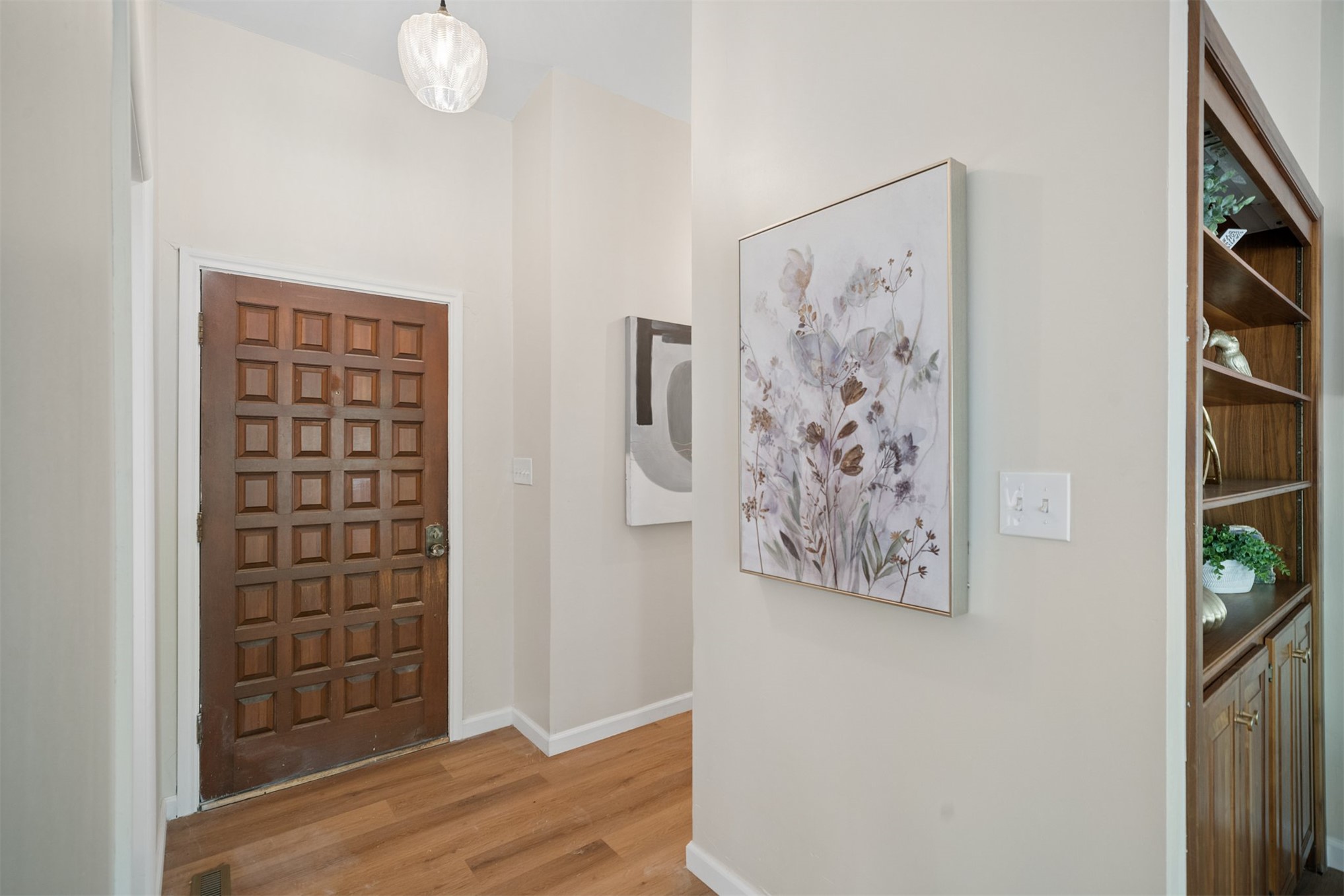 5238 S Marion Avenue Property Photo 4
