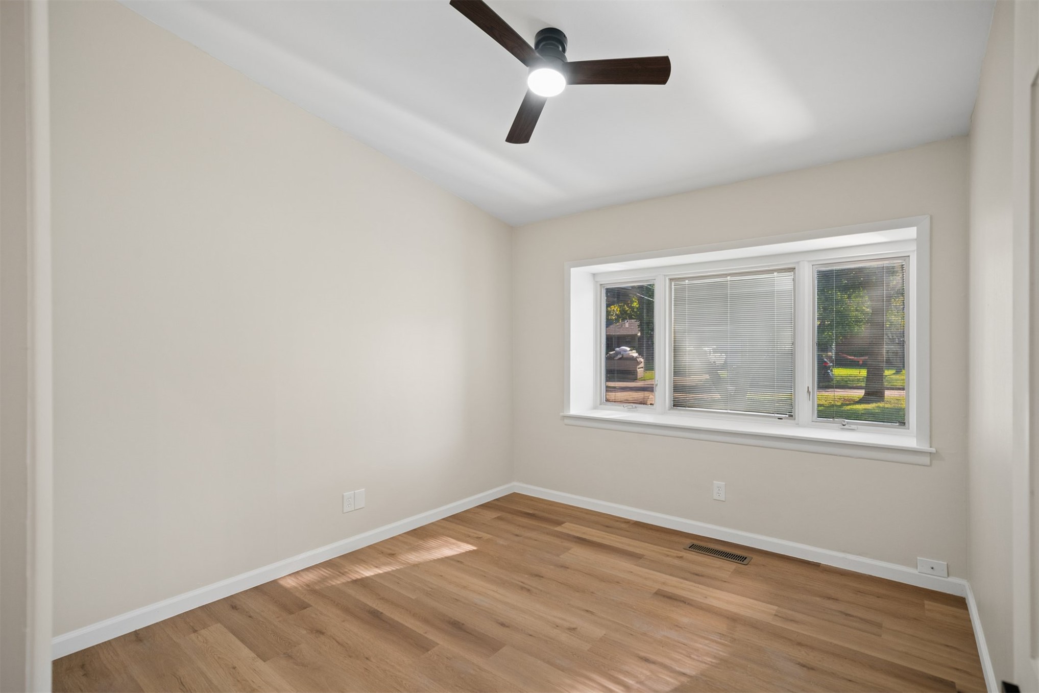 5238 S Marion Avenue Property Photo 18