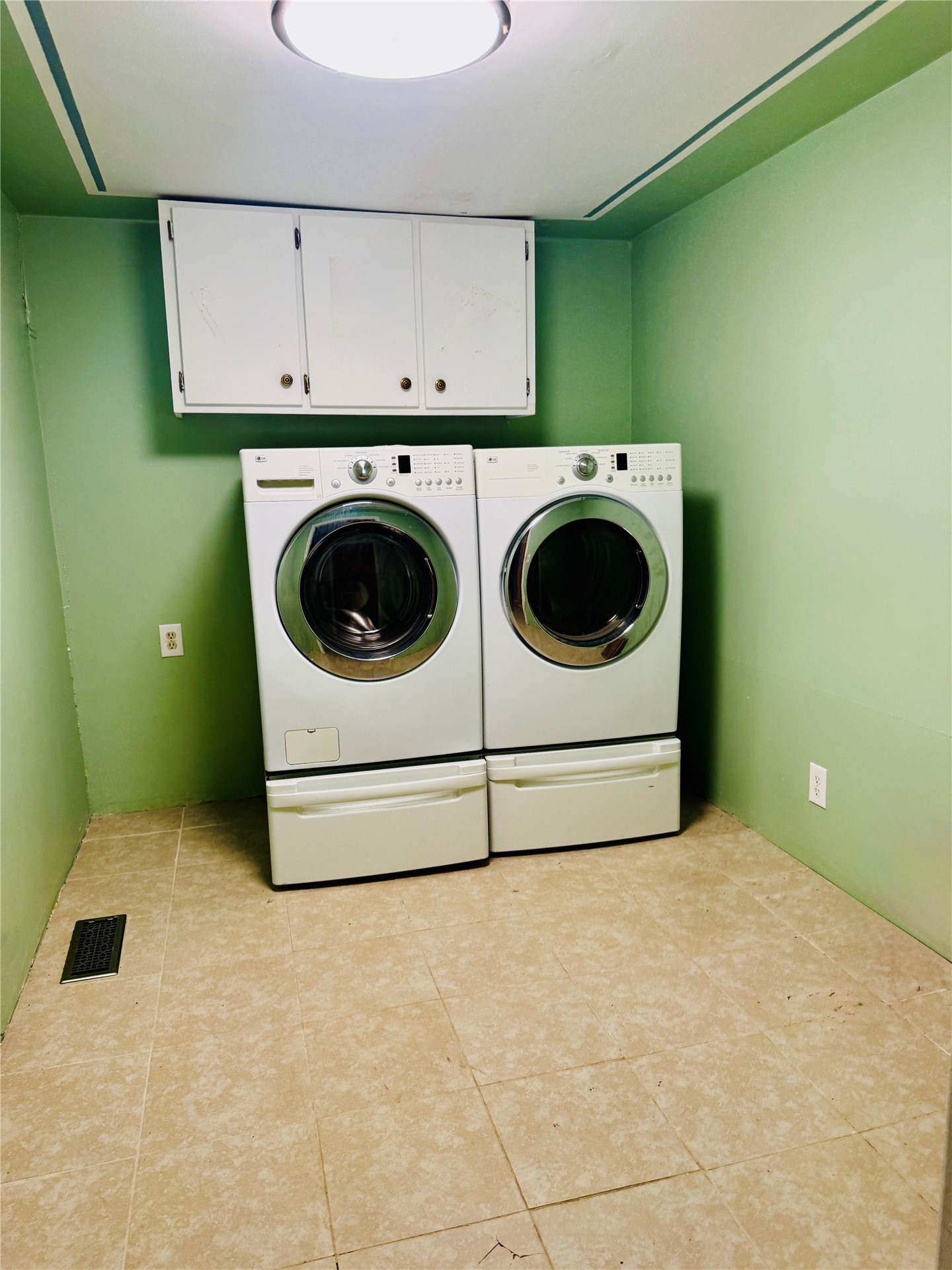 440 Cedar Tree Drive Property Photo 14