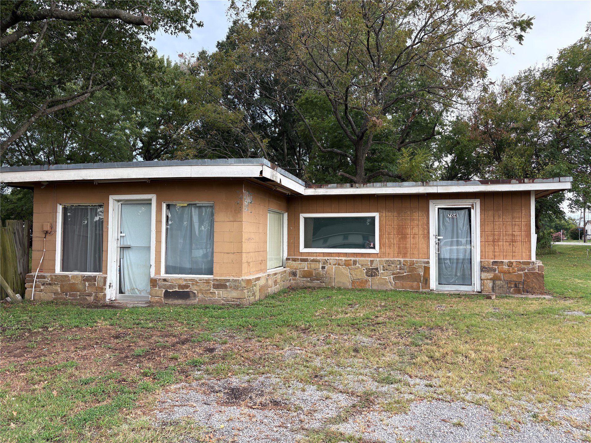 704 S 3rd Street Property Photo 1