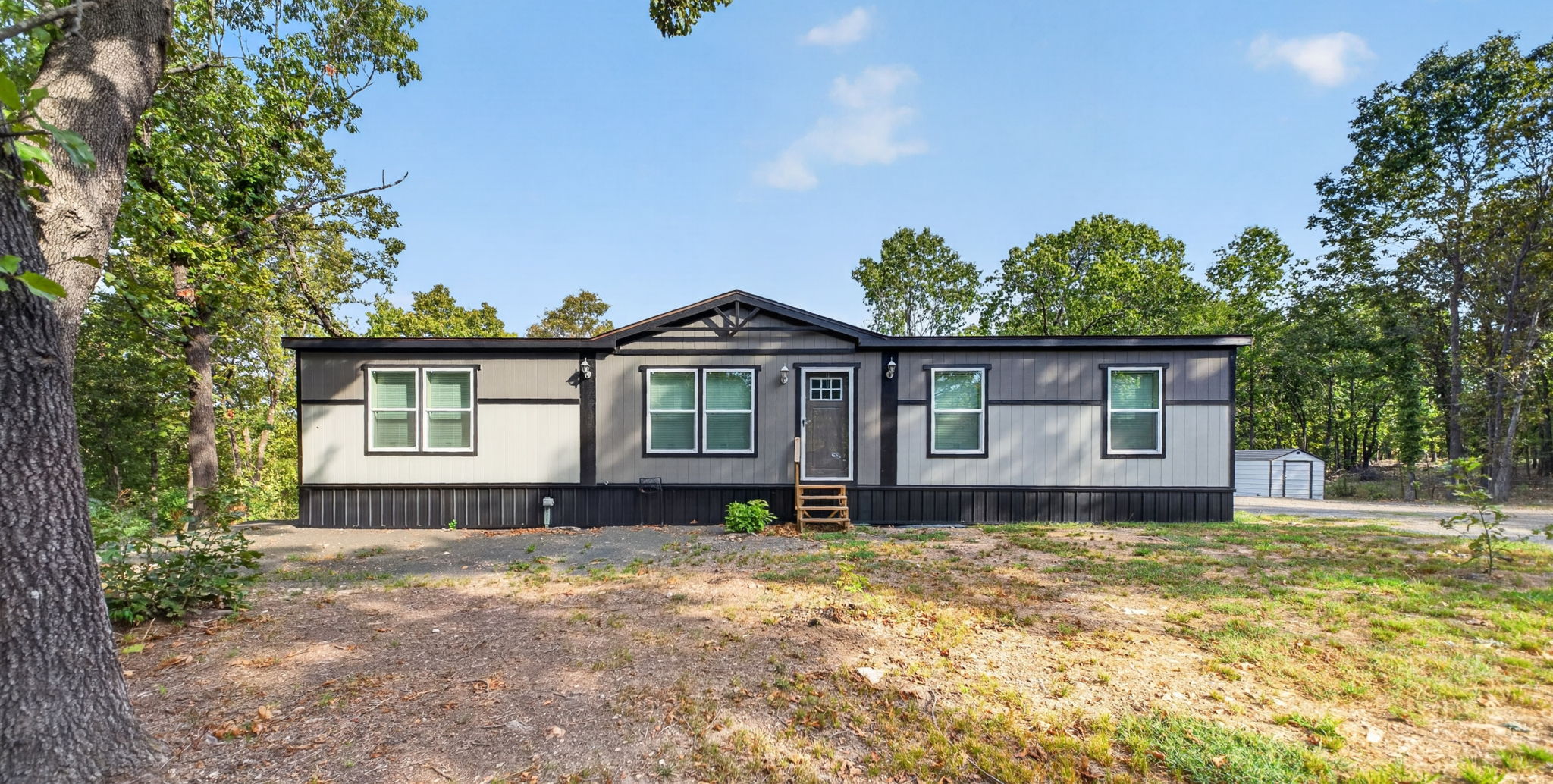 7647 E 430 Road Property Photo 1