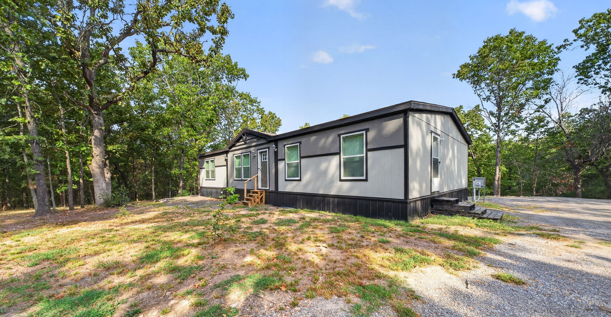 7647 E 430 Road Property Photo 2