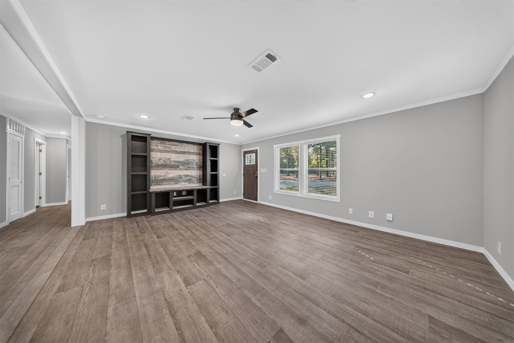 7647 E 430 Road Property Photo 8