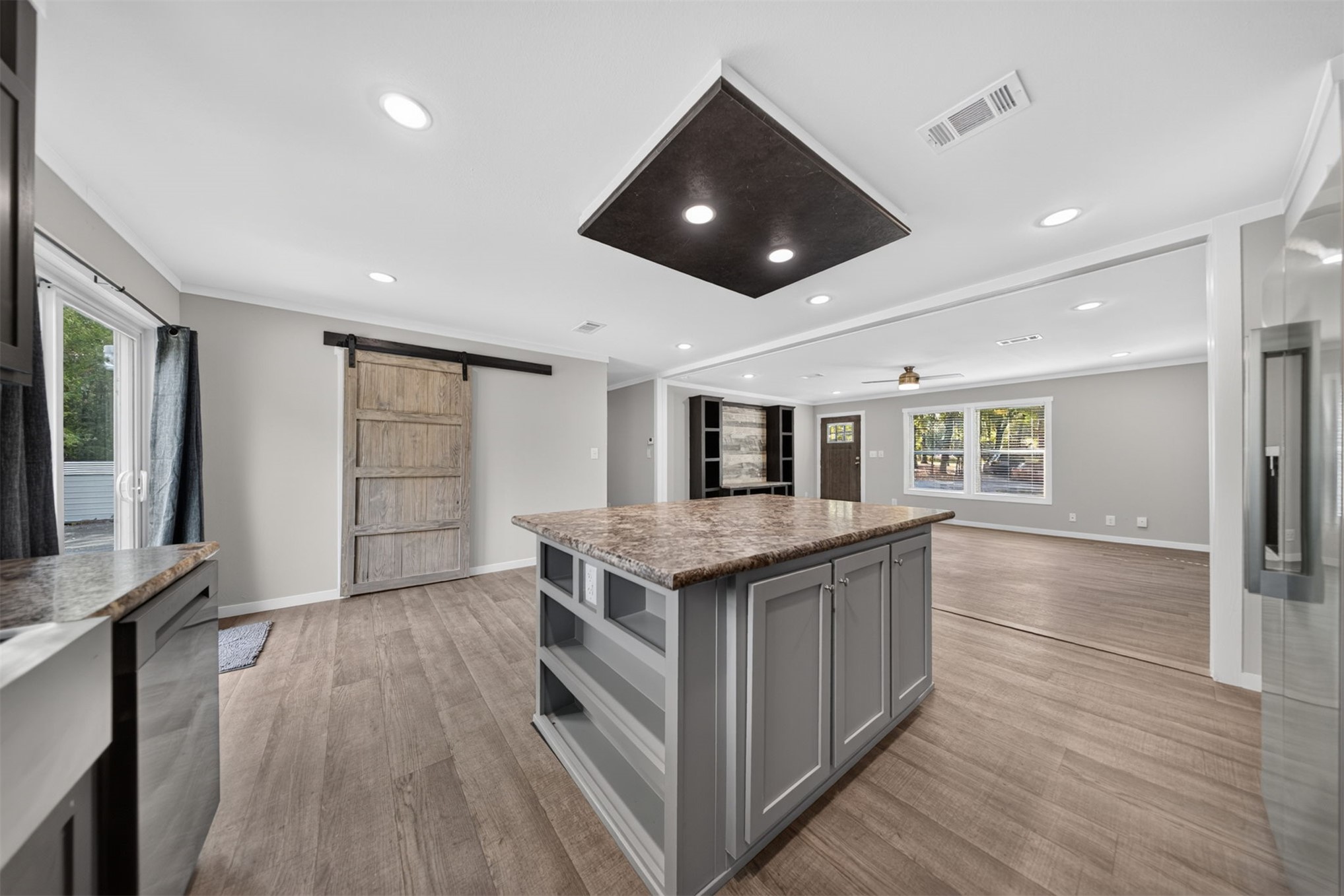 7647 E 430 Road Property Photo 12