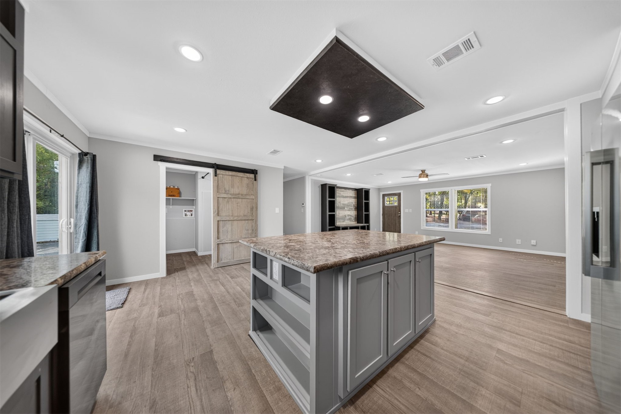 7647 E 430 Road Property Photo 13