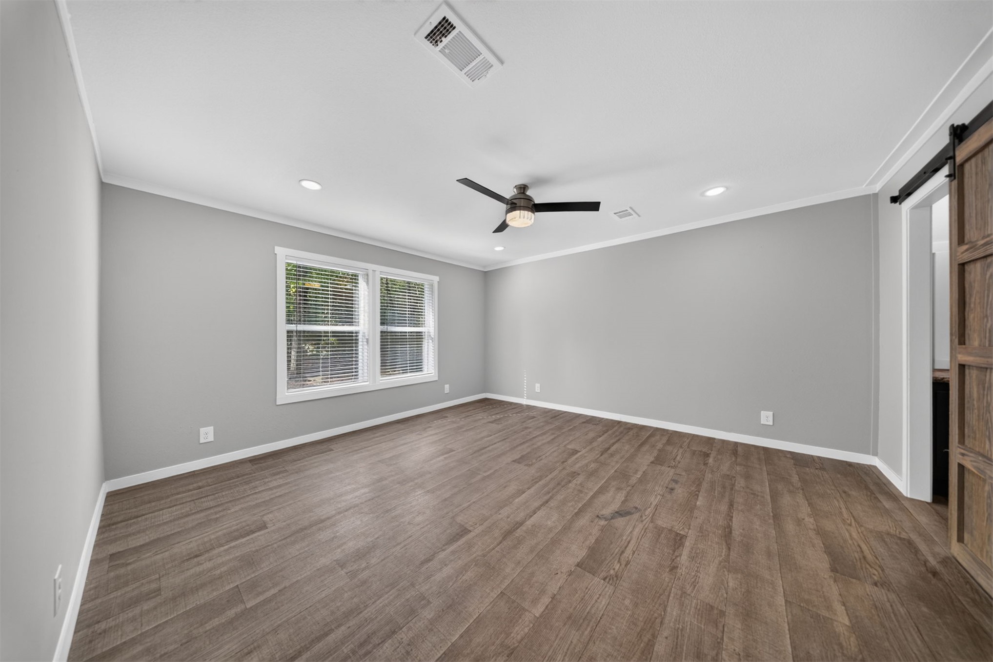 7647 E 430 Road Property Photo 14