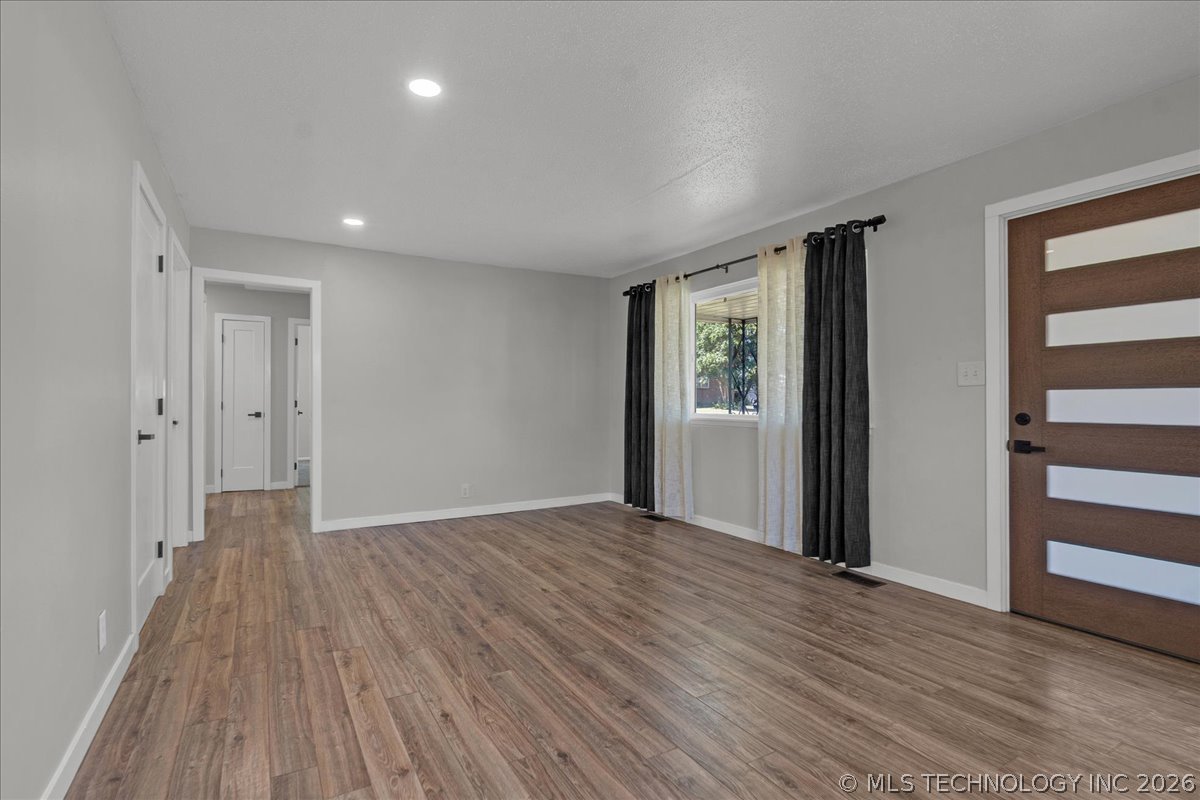 2187 S 76th East Avenue Property Photo 8