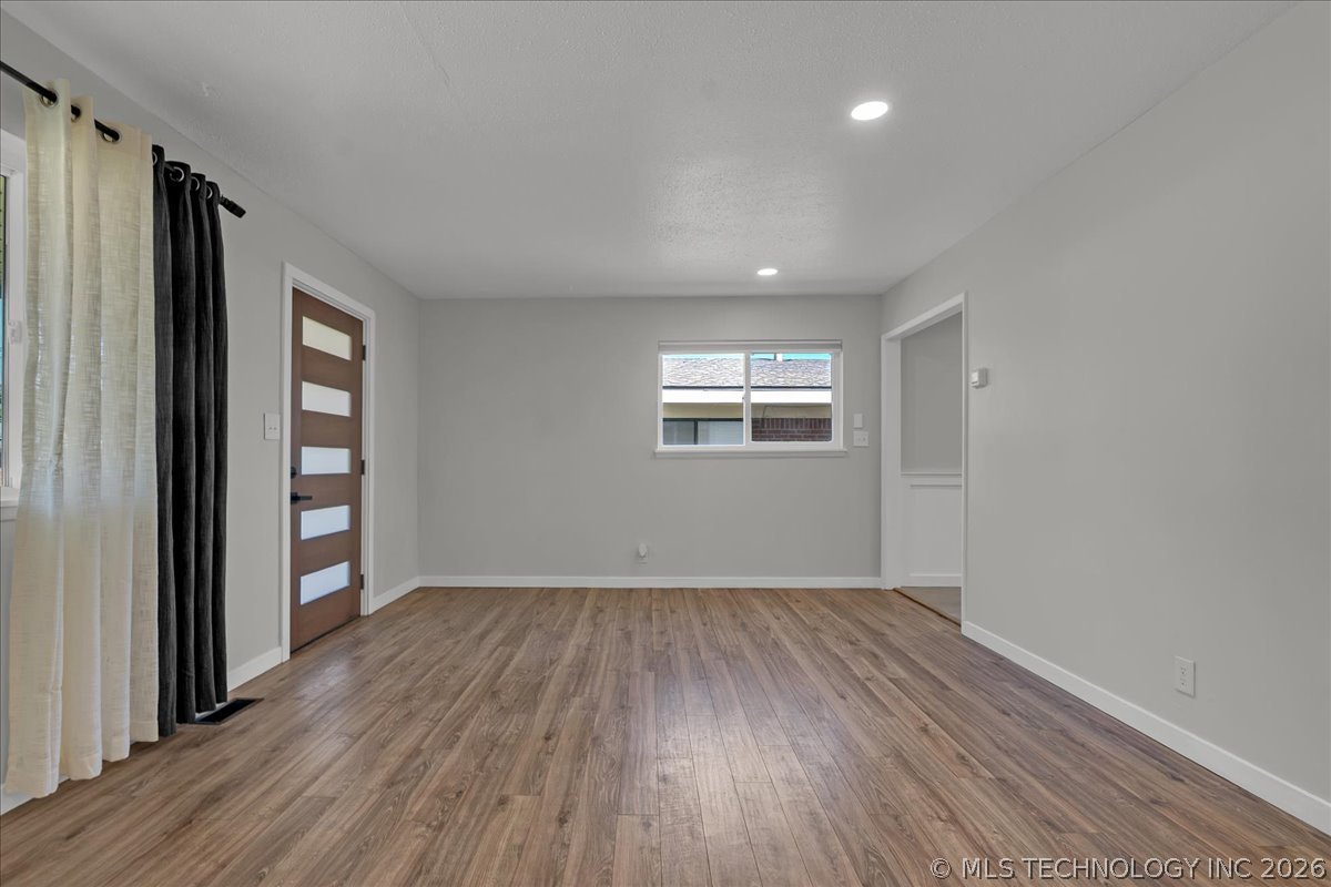 2187 S 76th East Avenue Property Photo 9