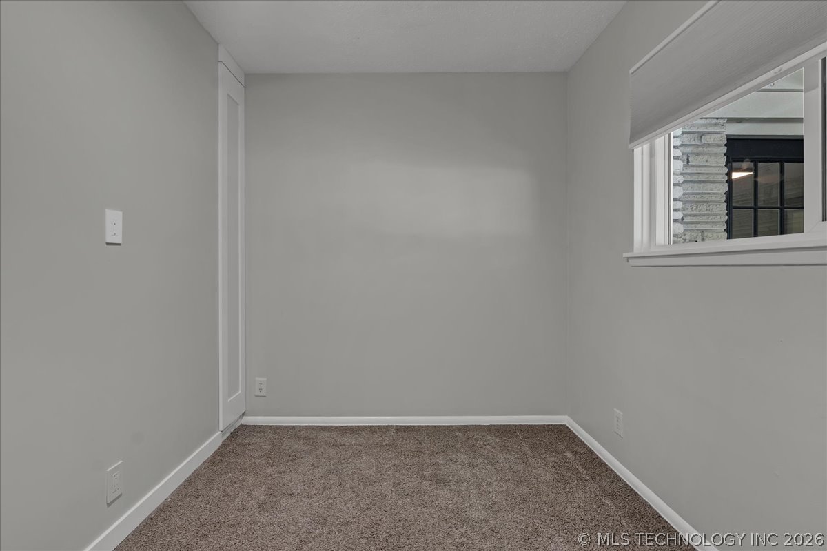 2187 S 76th East Avenue Property Photo 14