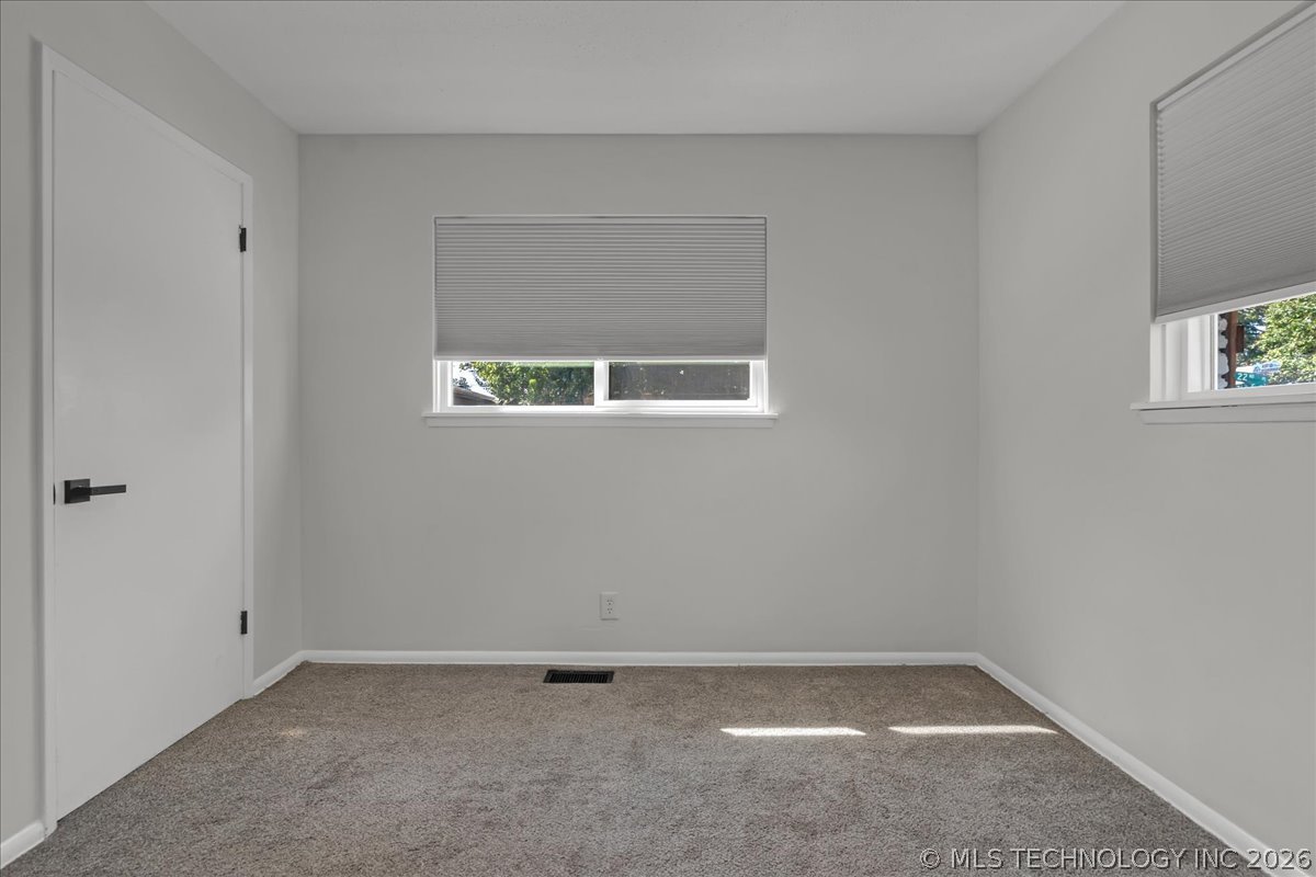 2187 S 76th East Avenue Property Photo 16