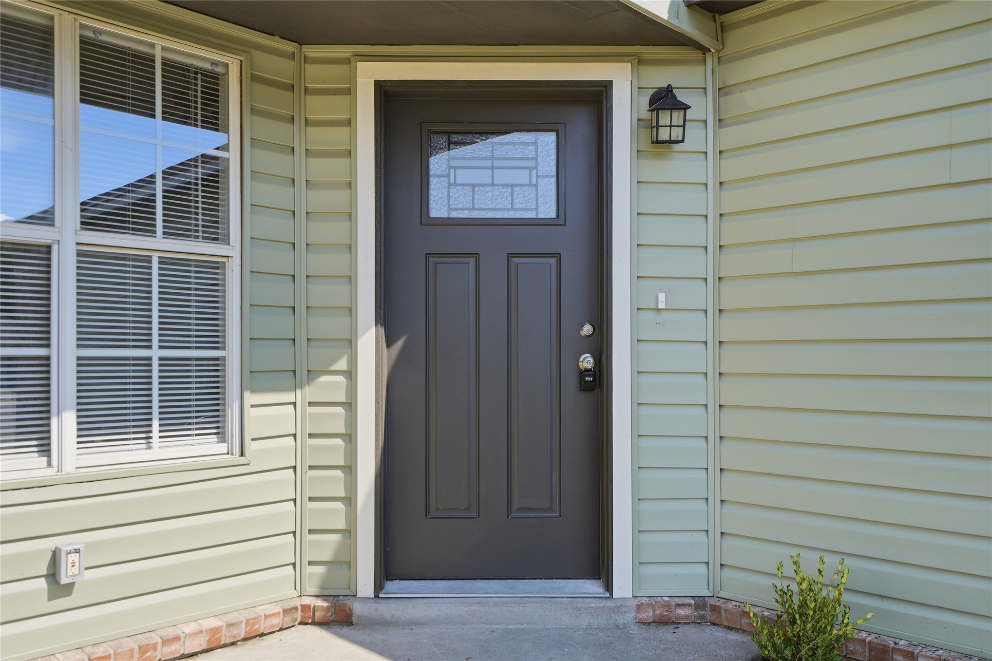 5715 Vancouver Place Property Photo 4