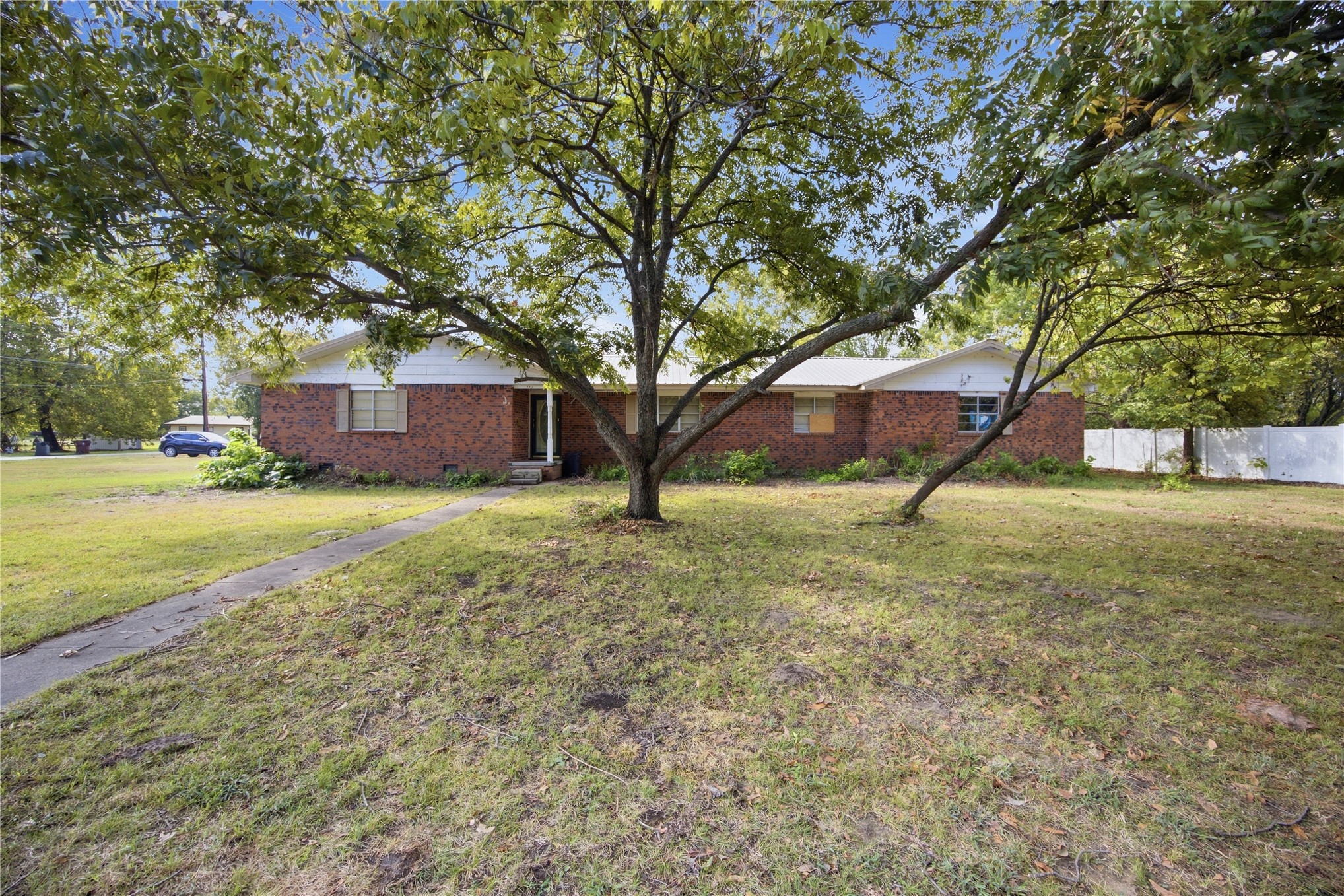 120 J C Watts Property Photo 2