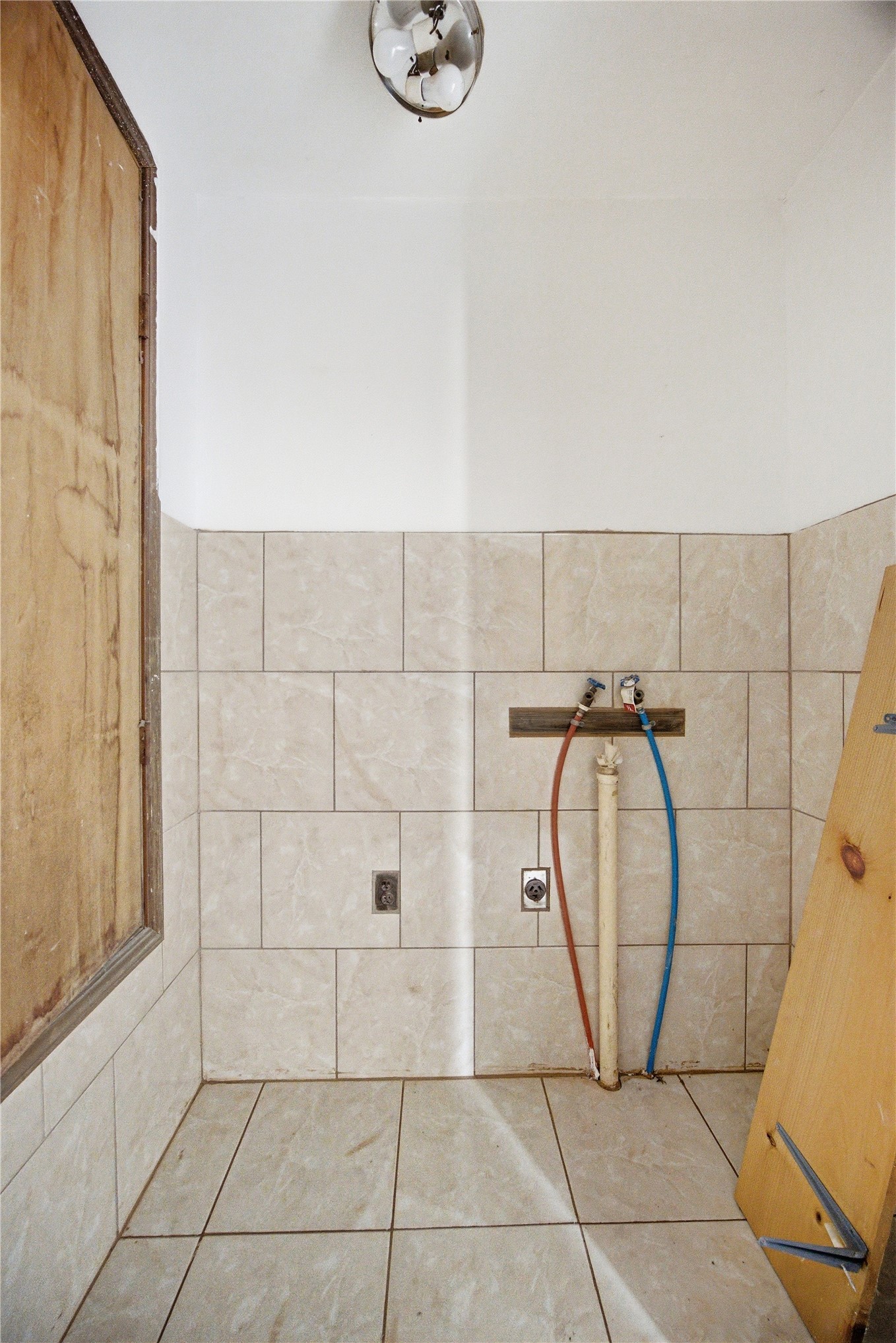 120 J C Watts Property Photo 14