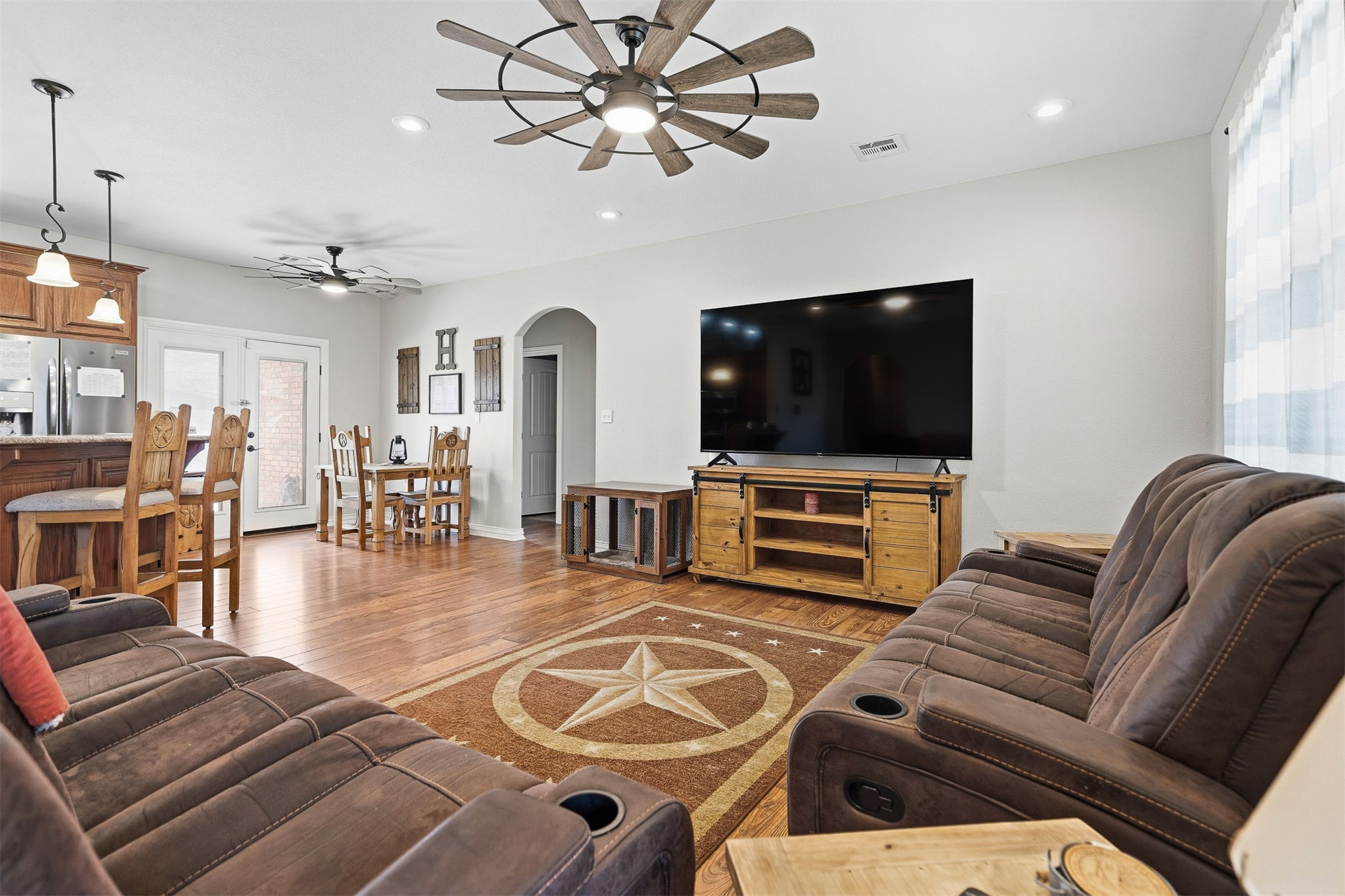 1706 Lisa Lane Property Photo 4