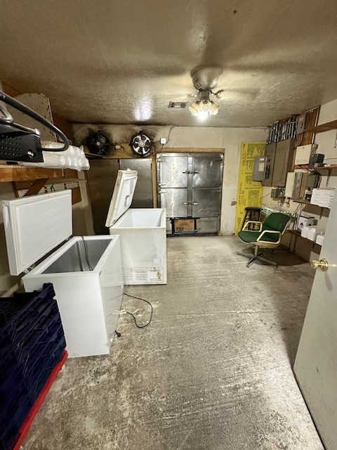 1100 N York Street Property Photo 6