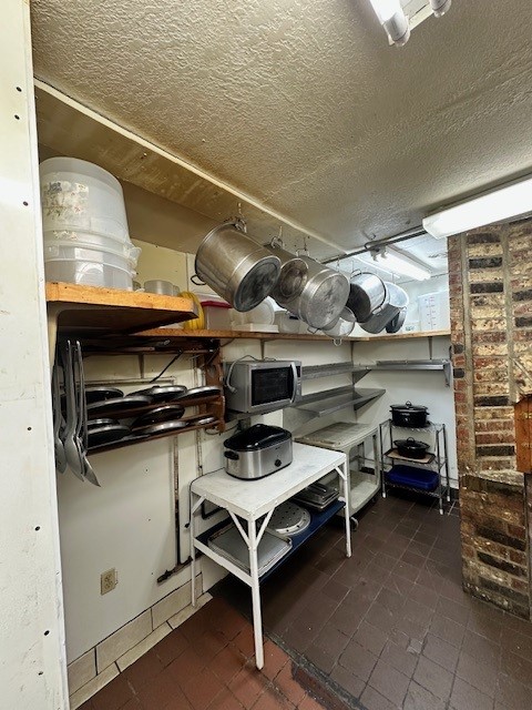 1100 N York Street Property Photo 7