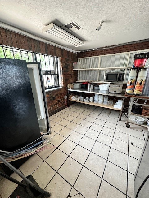 1100 N York Street Property Photo 8