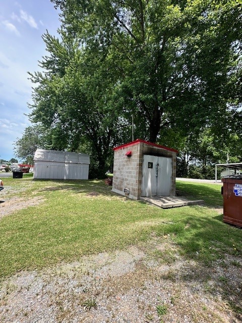 1100 N York Street Property Photo 17