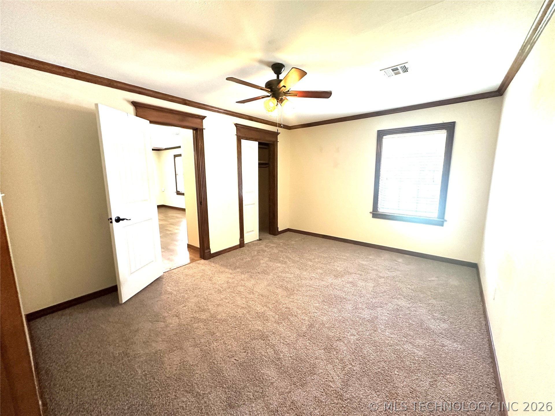 1104 S Reavis Road Property Photo 10