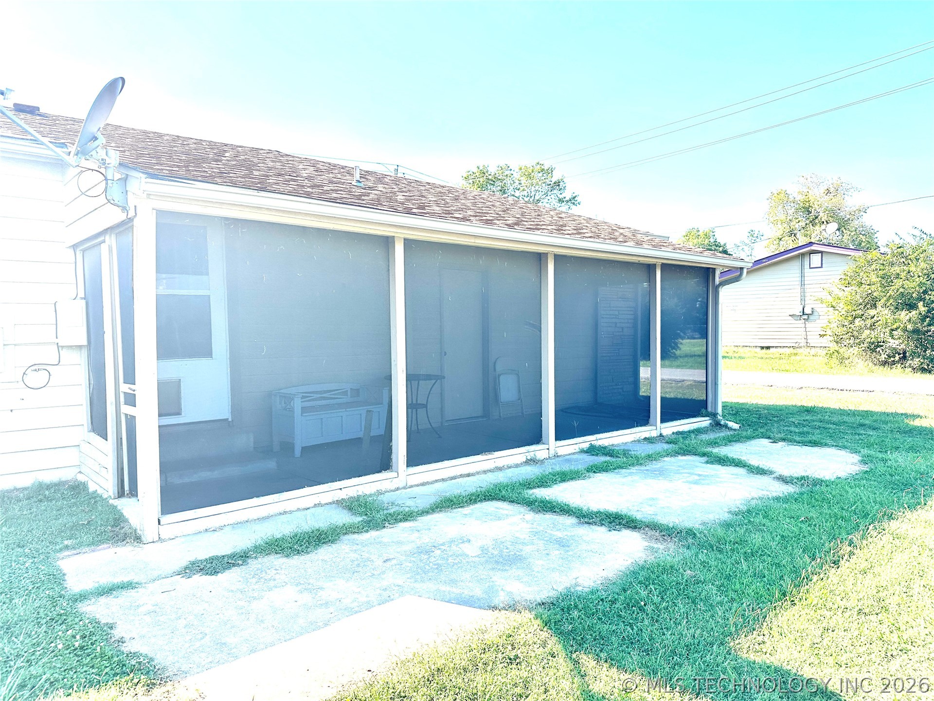 1104 S Reavis Road Property Photo 14