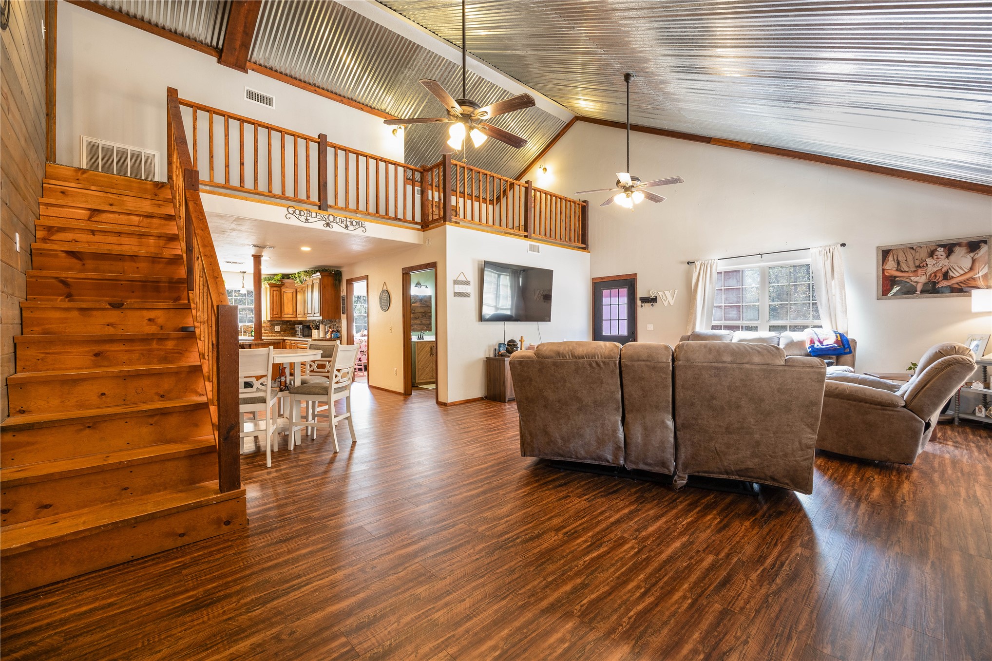 1099 N 4293 Road Property Photo 5