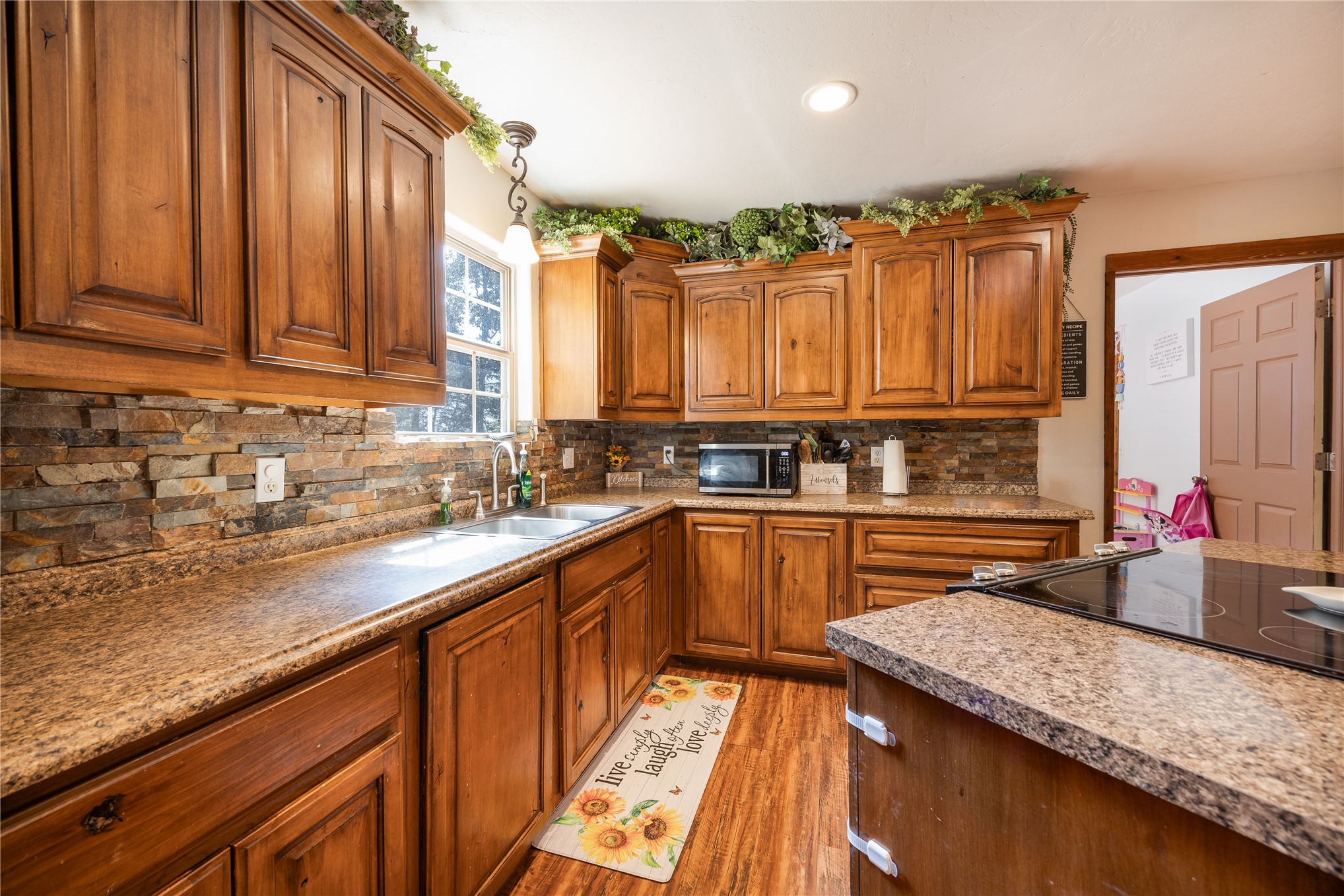 1099 N 4293 Road Property Photo 9