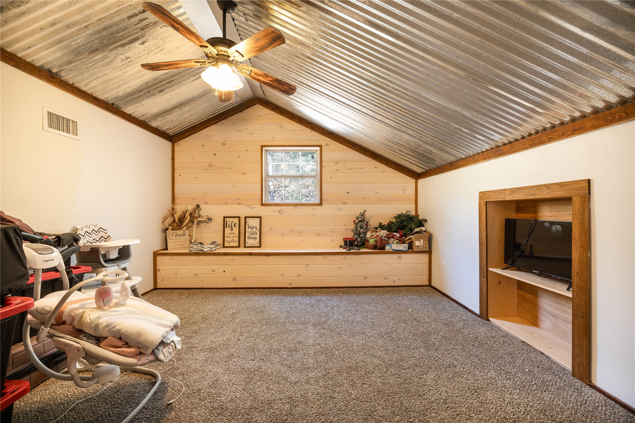 1099 N 4293 Road Property Photo 10