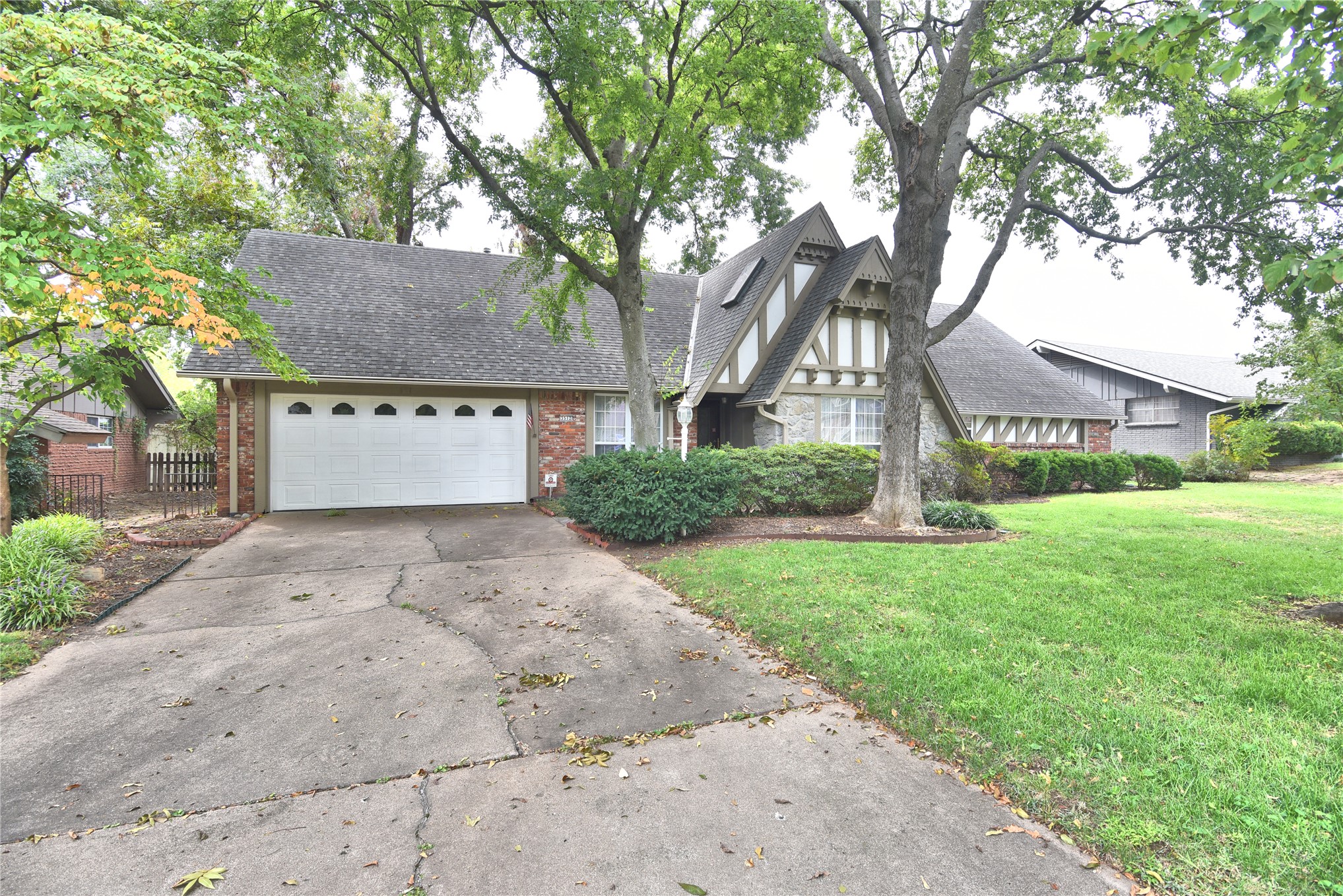 3512 E 70th Place Property Photo 3