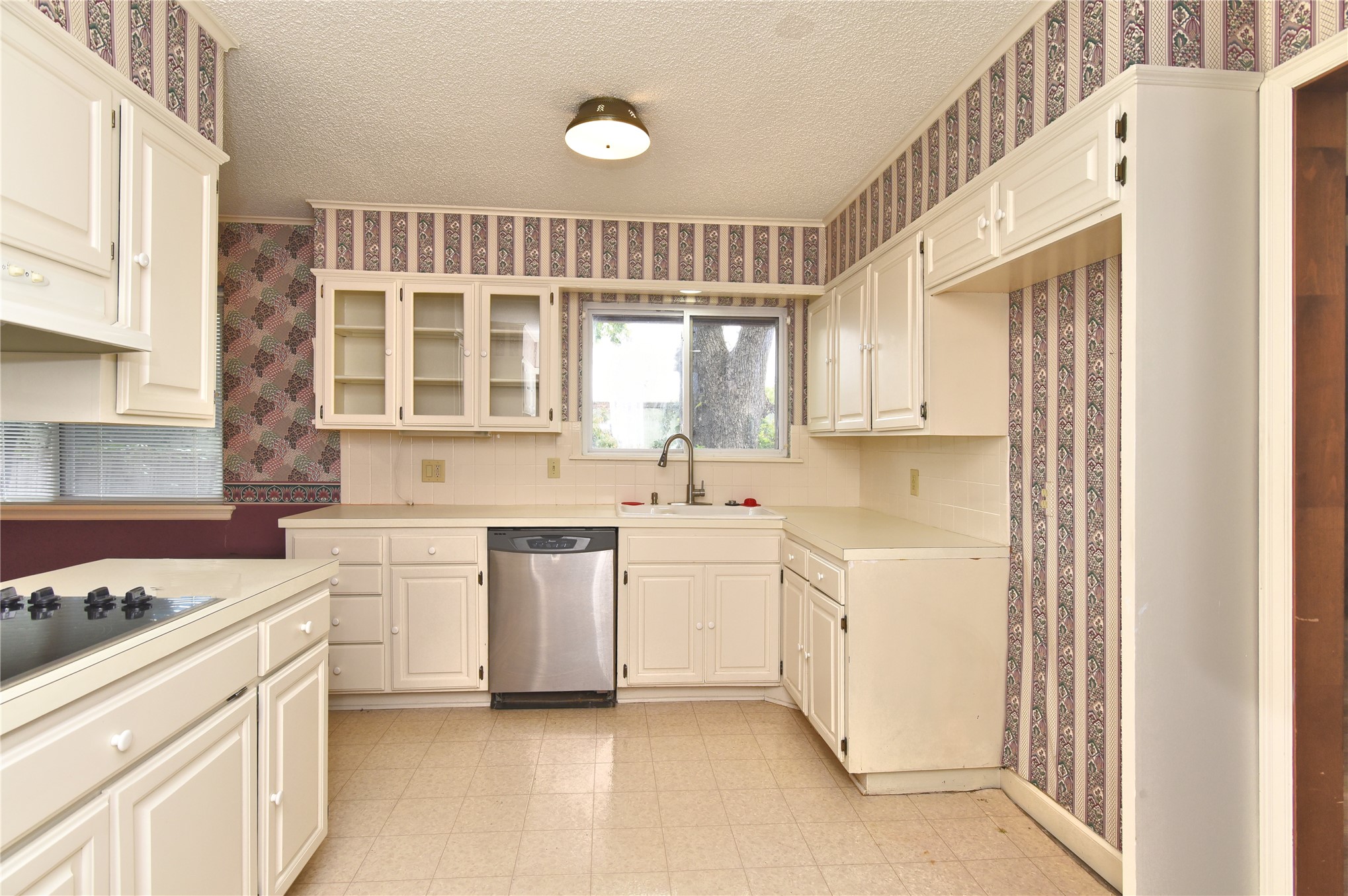3512 E 70th Place Property Photo 11