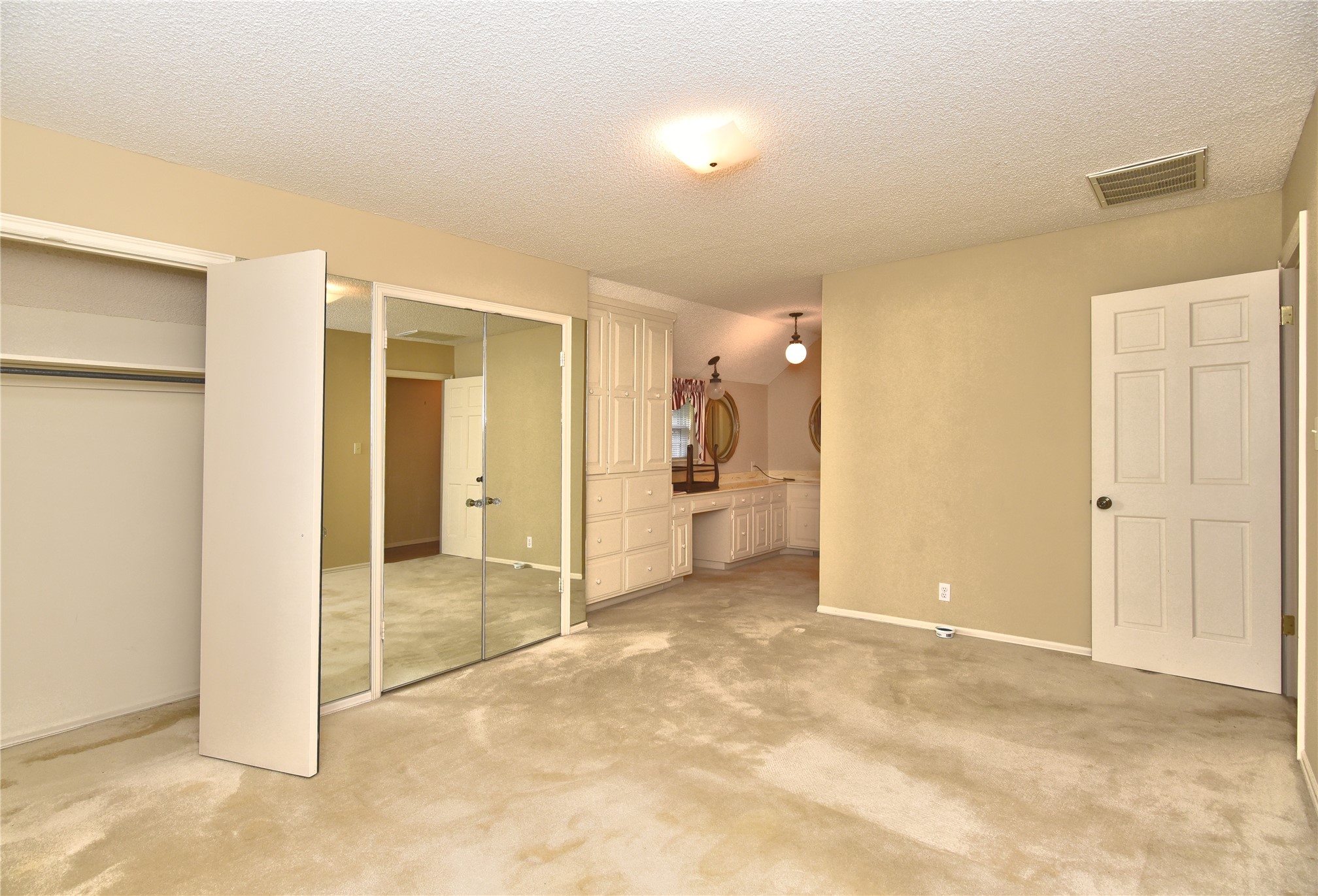 3512 E 70th Place Property Photo 24