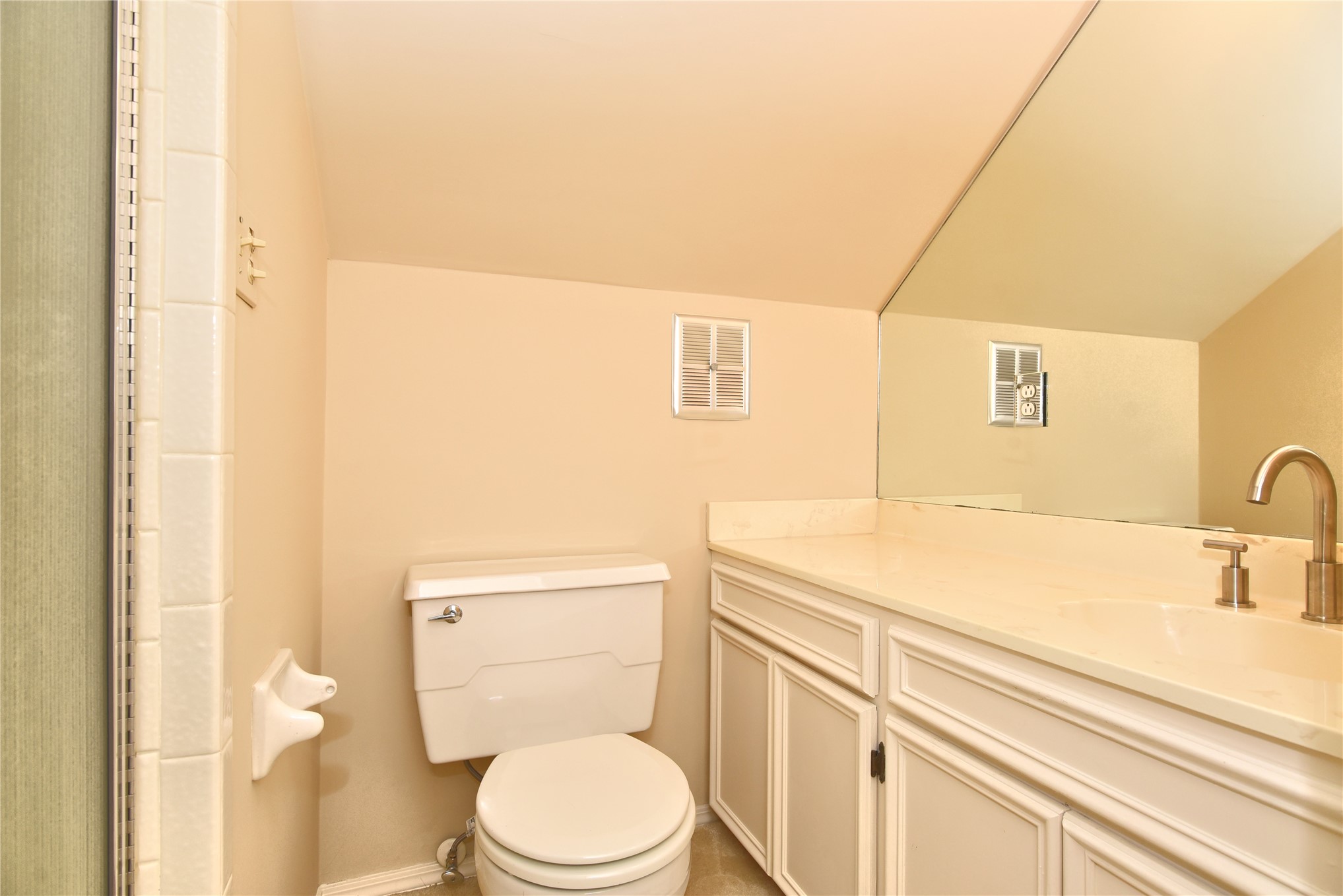 3512 E 70th Place Property Photo 29