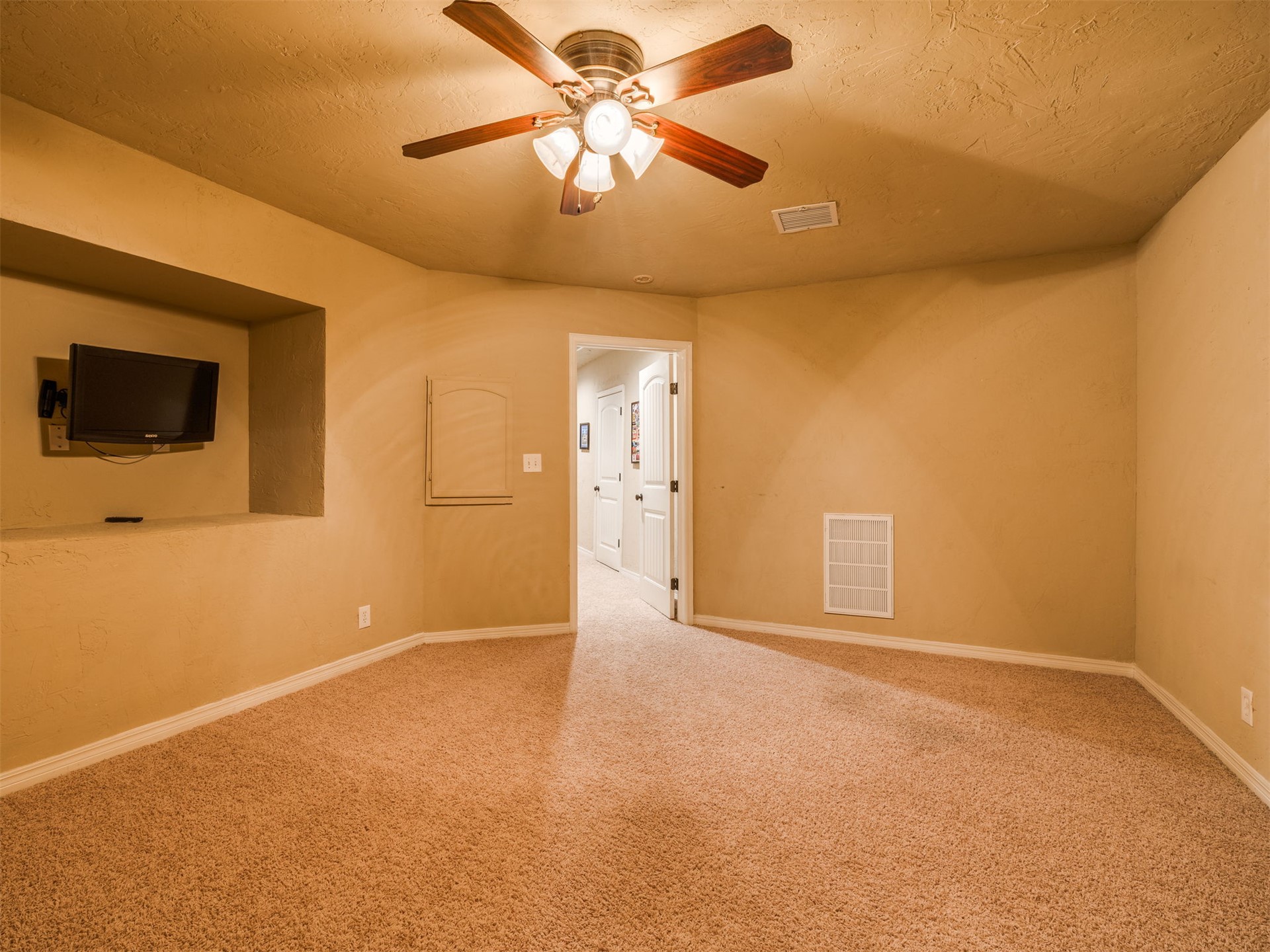 421 W 77th Street Property Photo 58