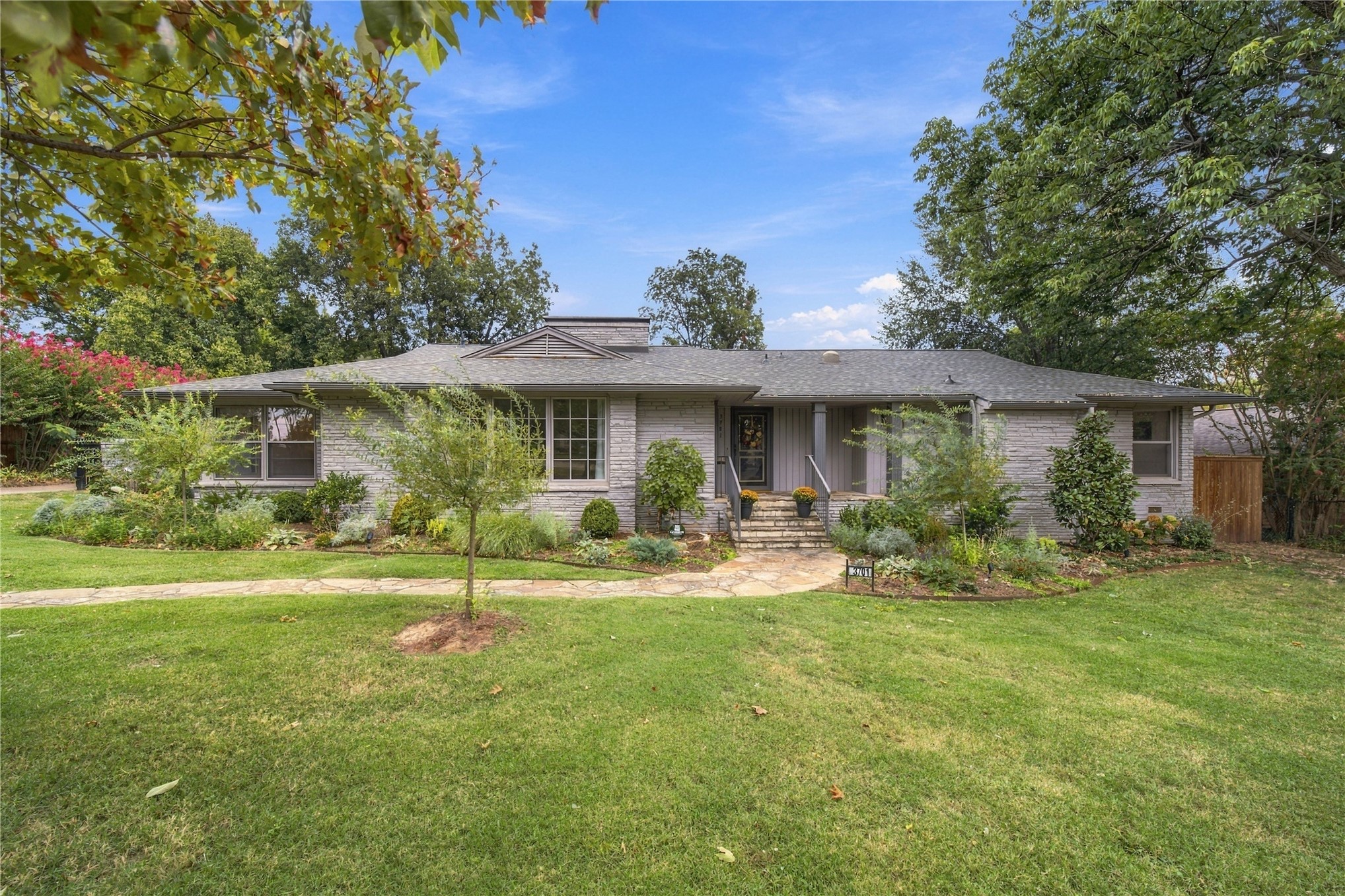 3701 Atlanta Avenue S Property Photo 1