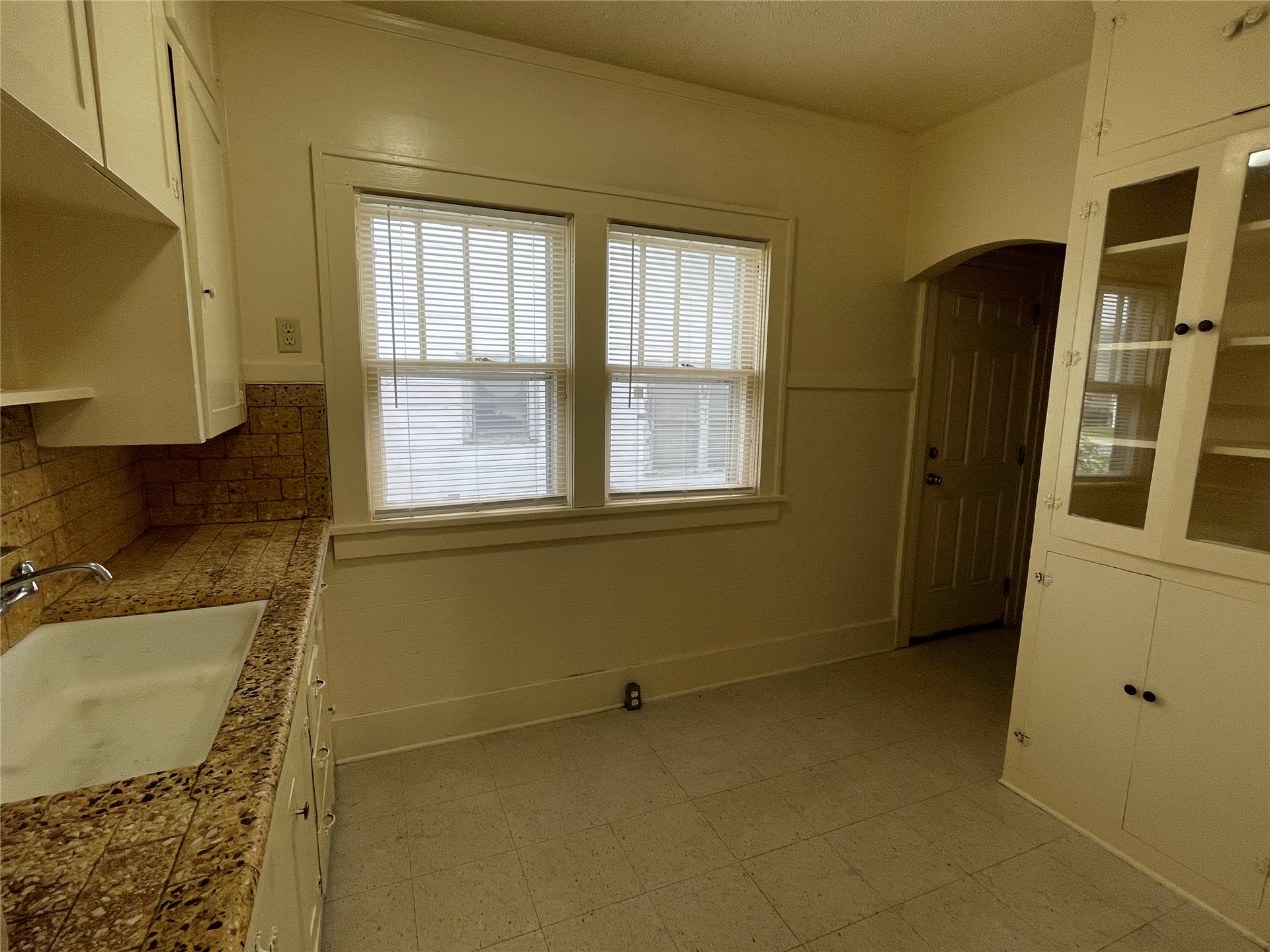 1829 N Denver Avenue Property Photo 5