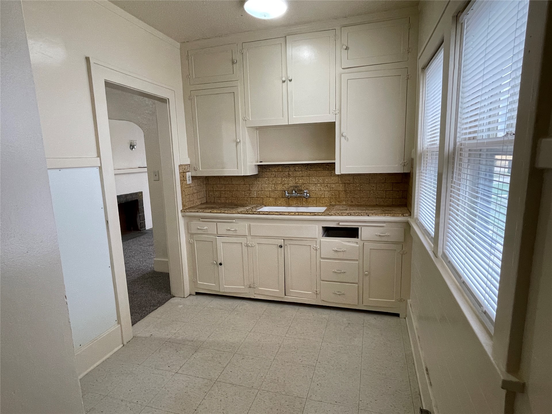 1829 N Denver Avenue Property Photo 6