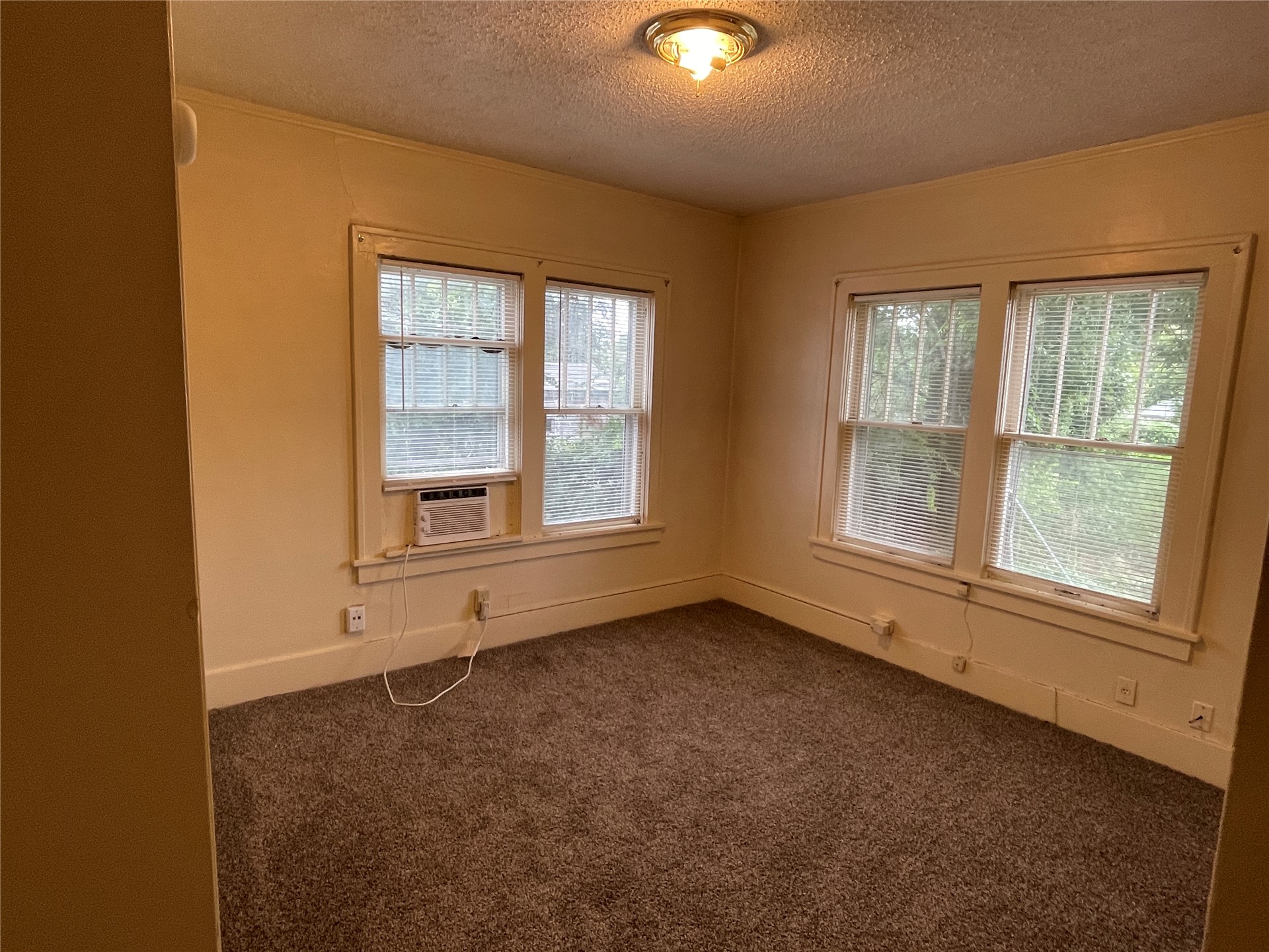 1829 N Denver Avenue Property Photo 8