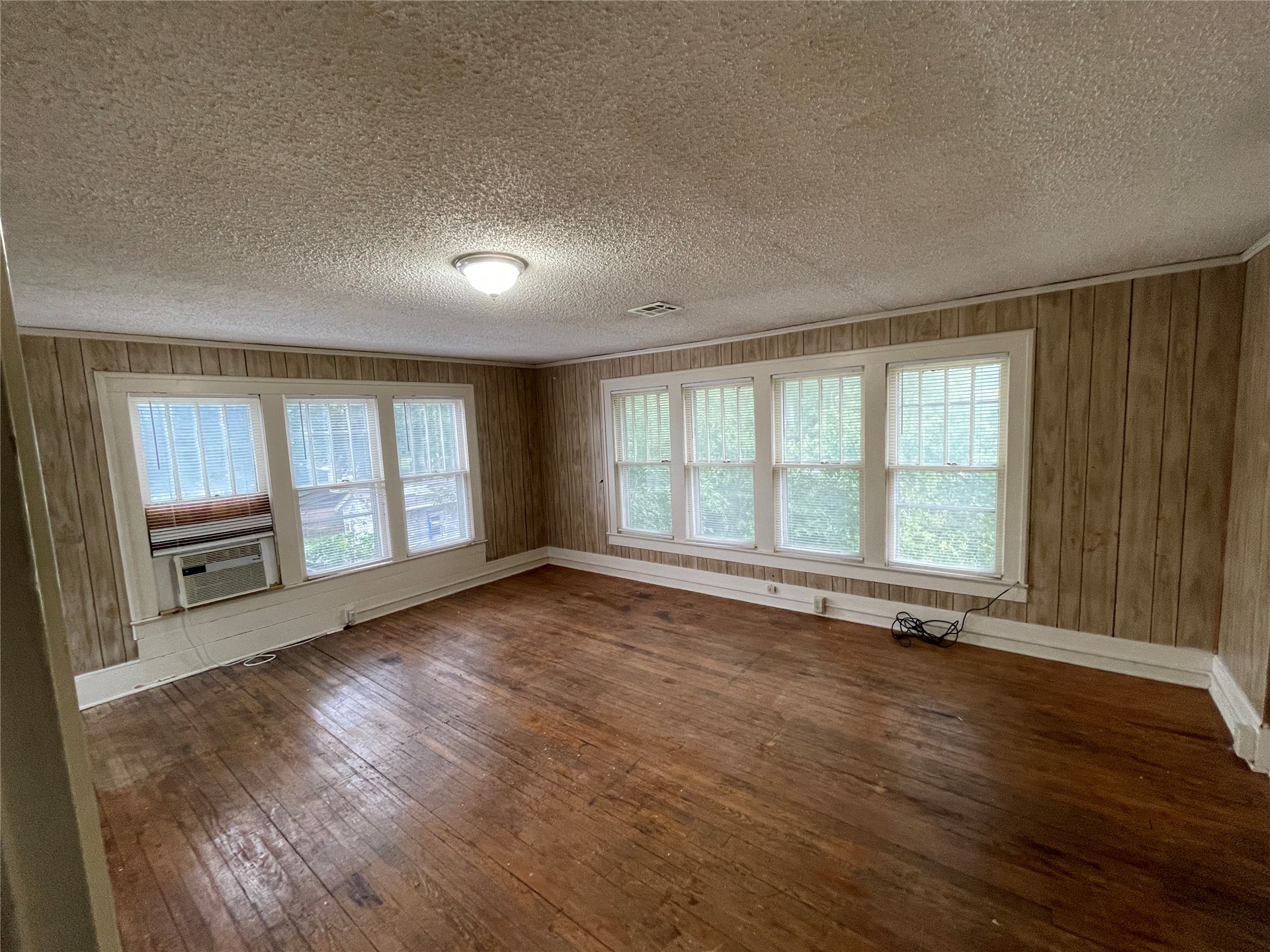 1829 N Denver Avenue Property Photo 12