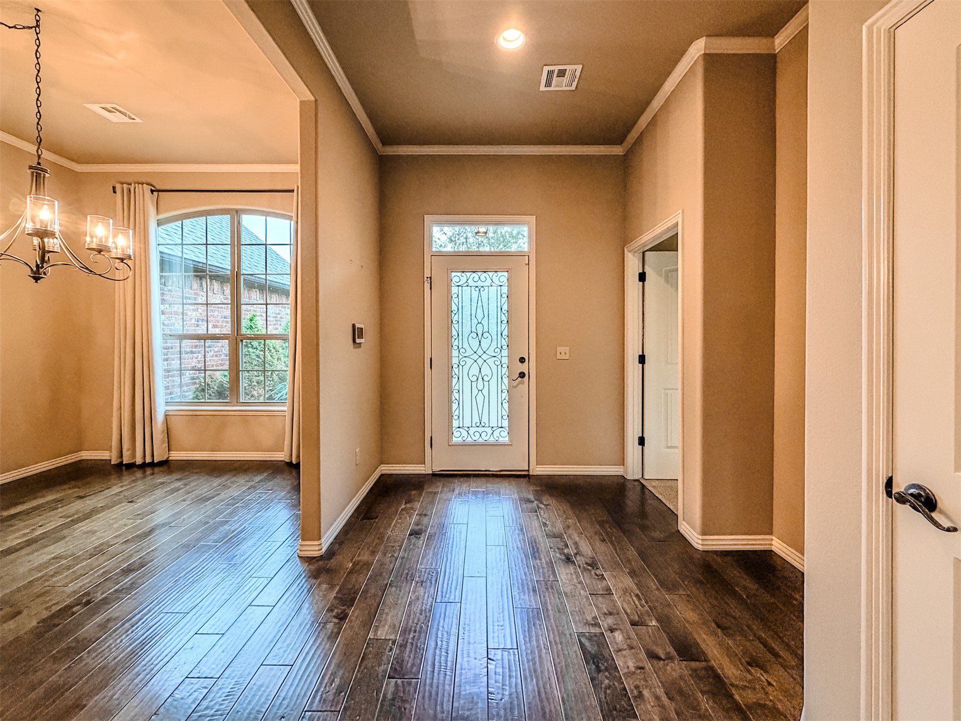 616 Woodlands Drive Property Photo 12