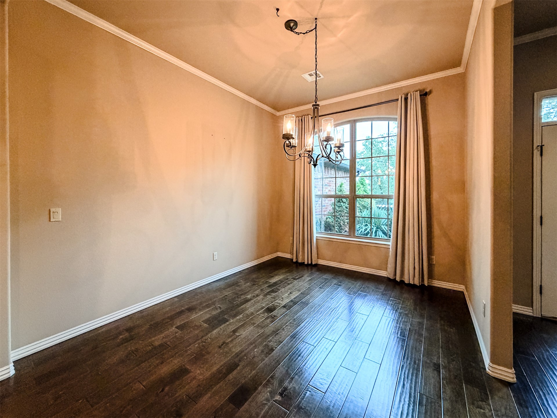 616 Woodlands Drive Property Photo 13