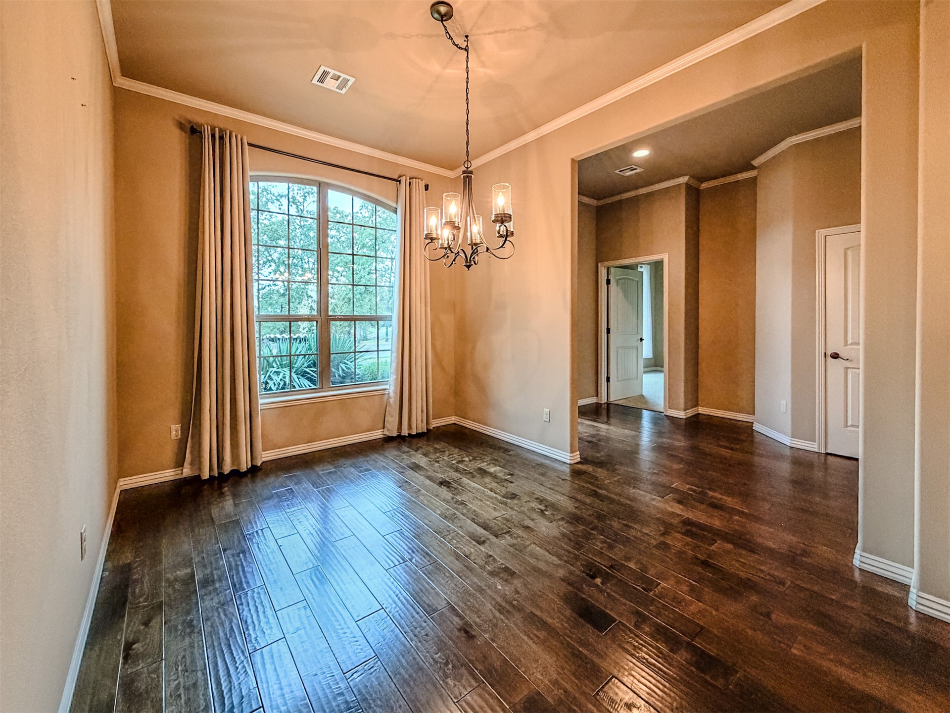 616 Woodlands Drive Property Photo 14