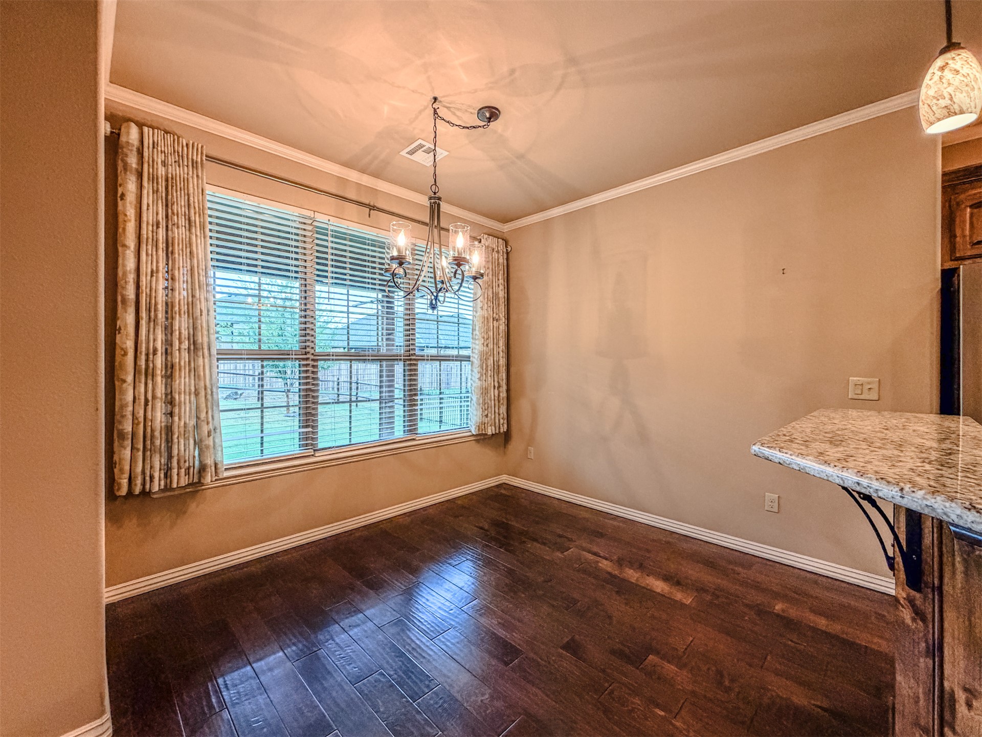 616 Woodlands Drive Property Photo 22