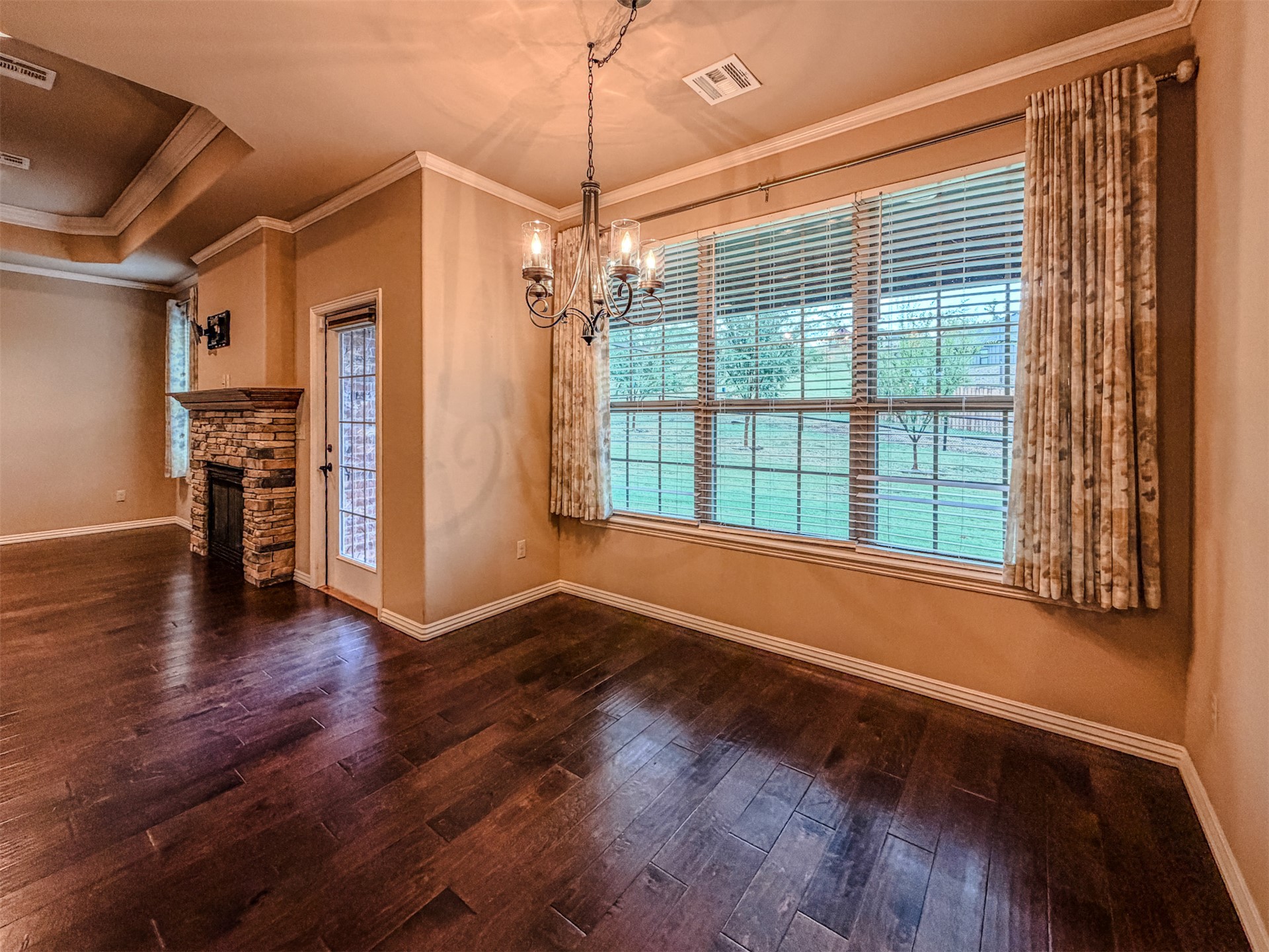 616 Woodlands Drive Property Photo 23