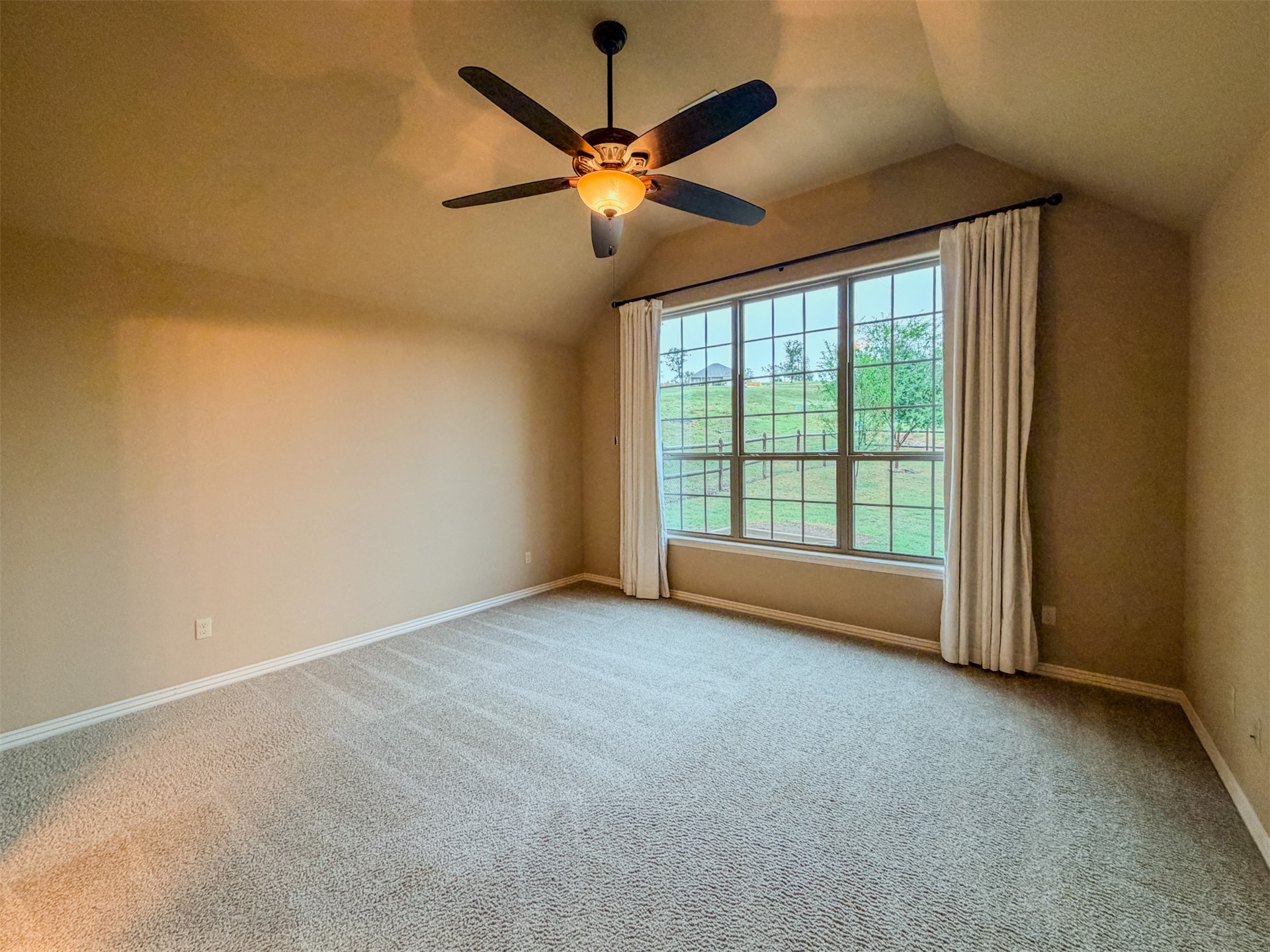 616 Woodlands Drive Property Photo 33