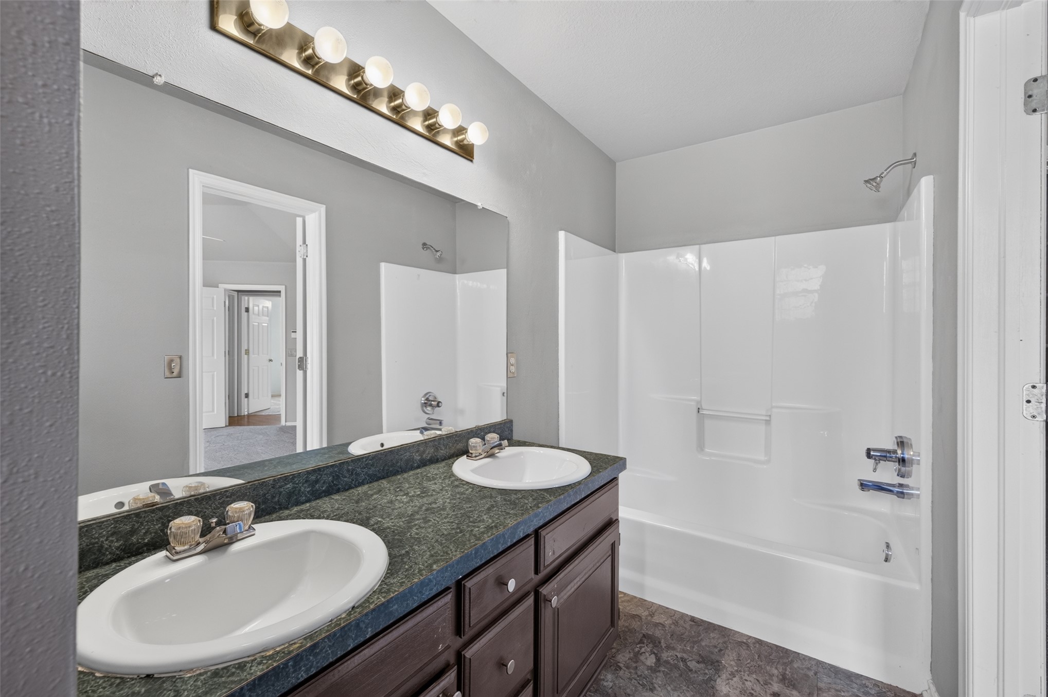 11912 S Gum Avenue Property Photo 21