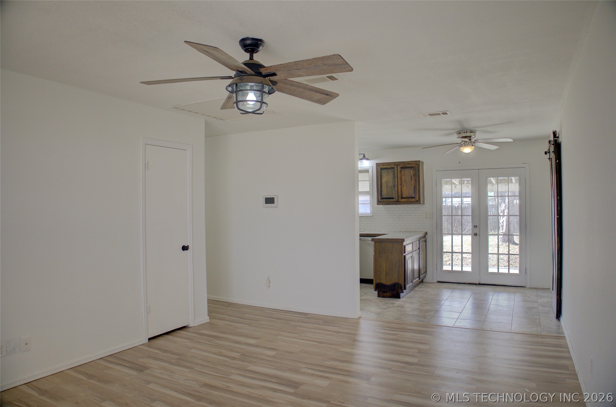 1405 N Lang Street Property Photo 4