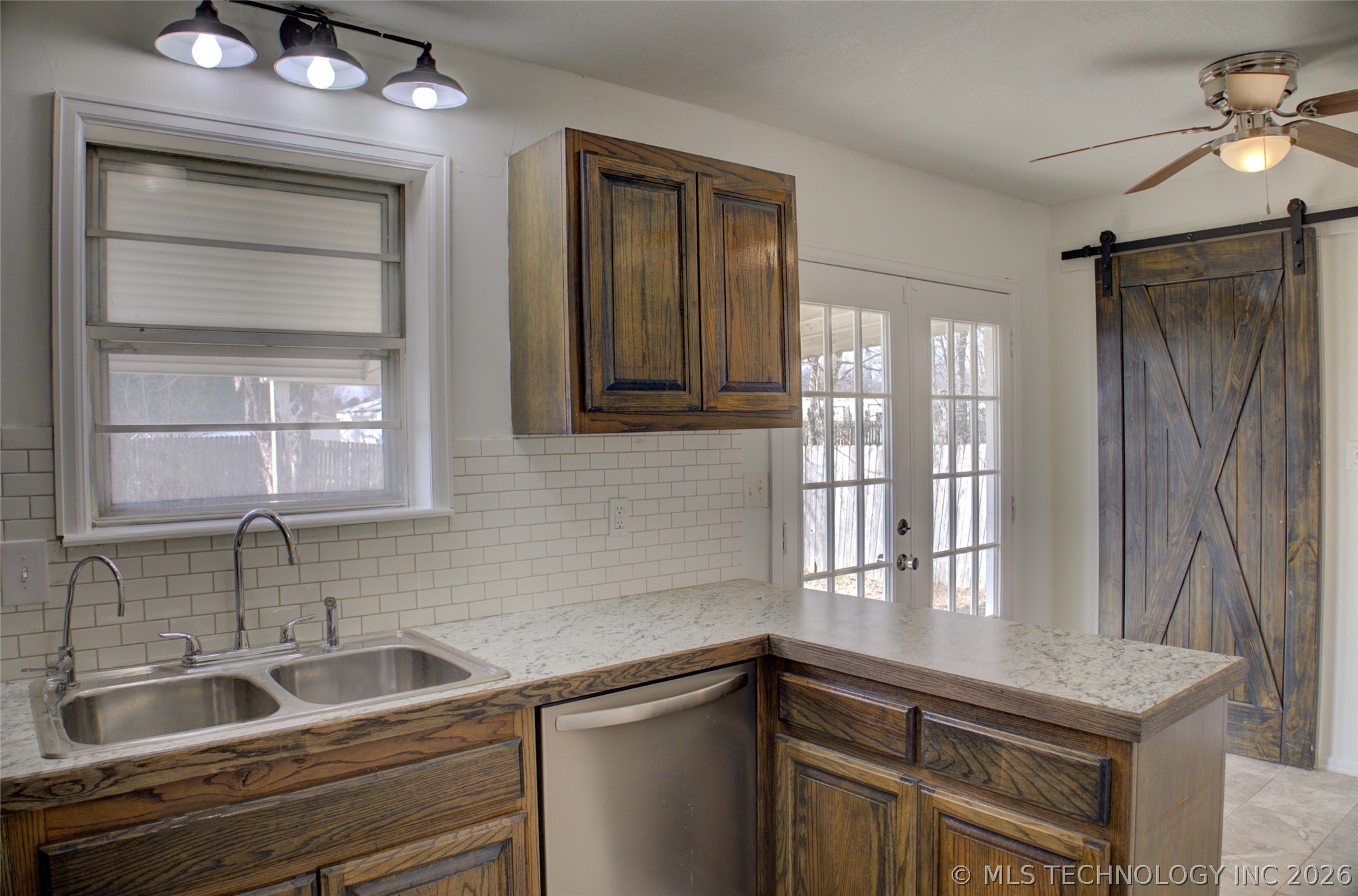 1405 N Lang Street Property Photo 13